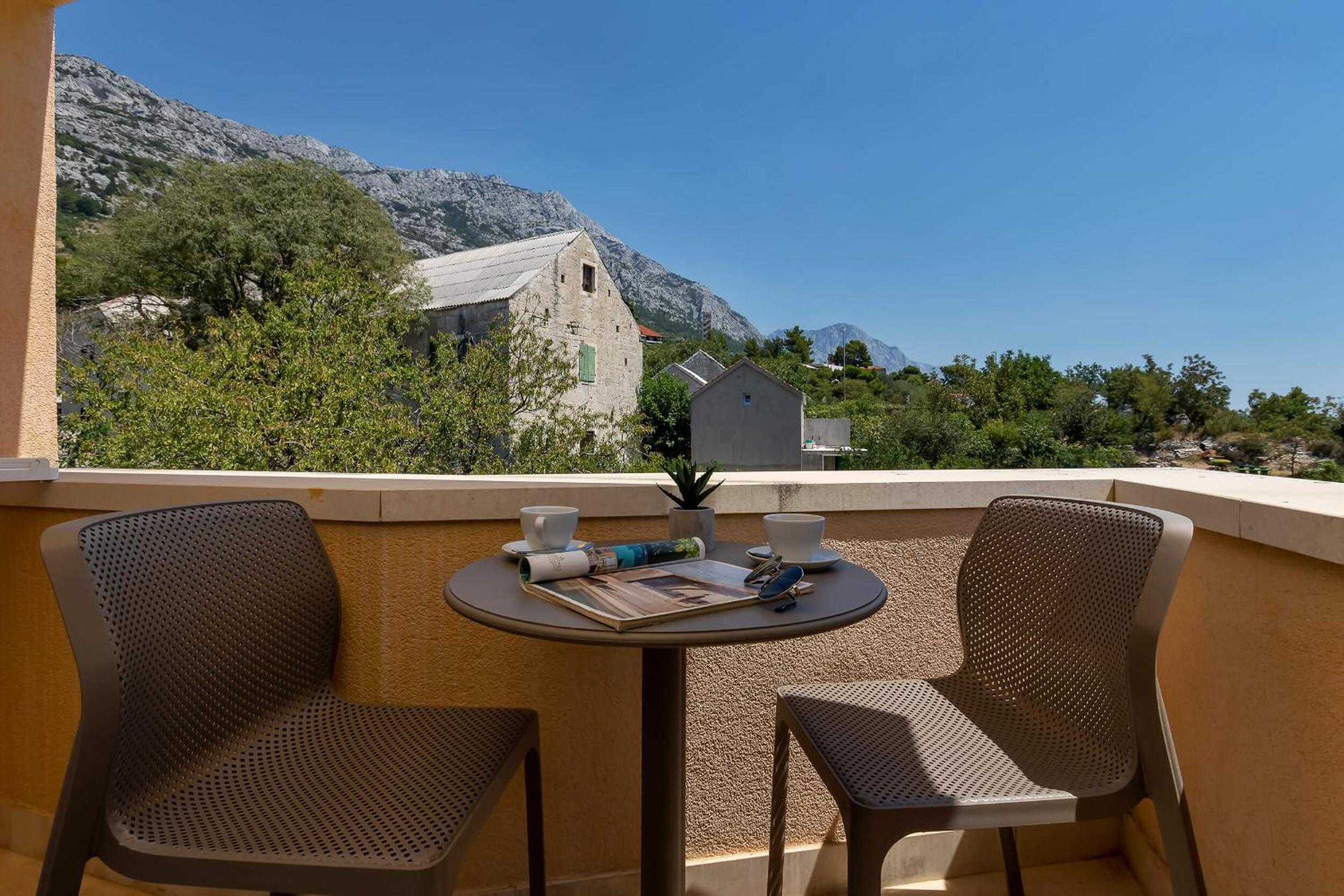 One-Bedroom Apartment with Sea View photo 3