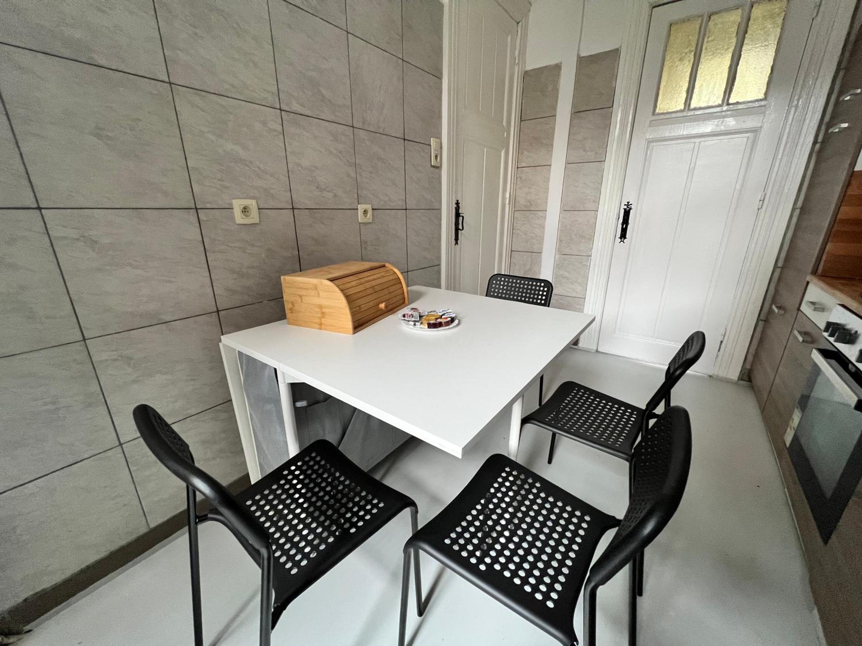 Two-Bedroom Apartment - Photo 11