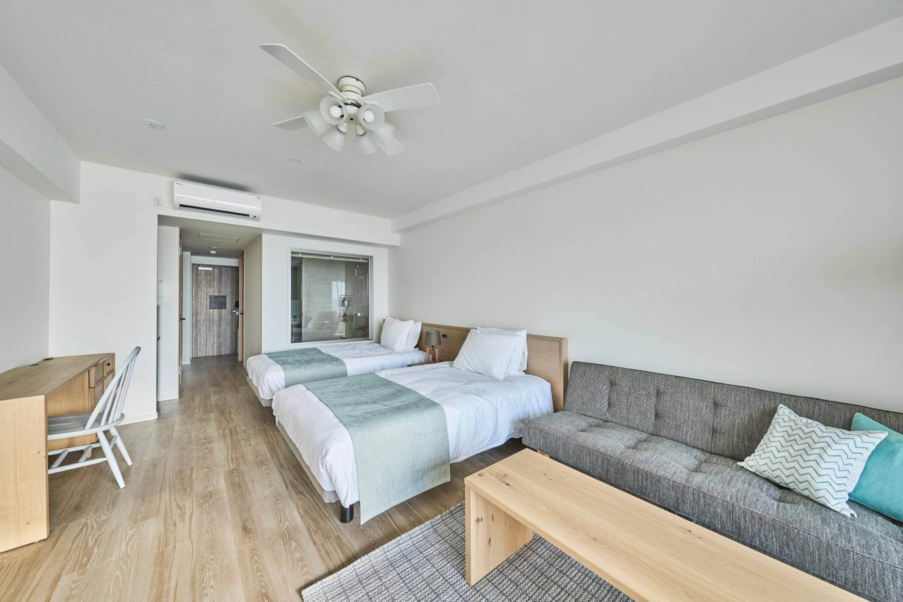 Superior Twin Room With Sea View - Photo 4
