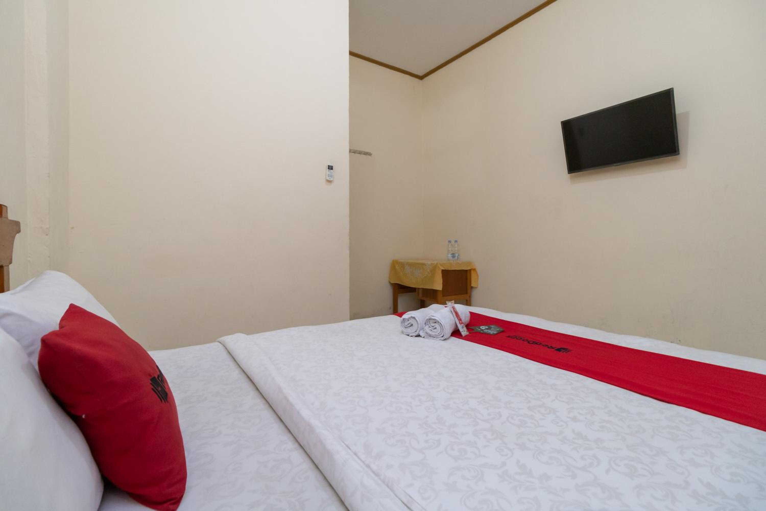 Standard Double Room - Photo 3