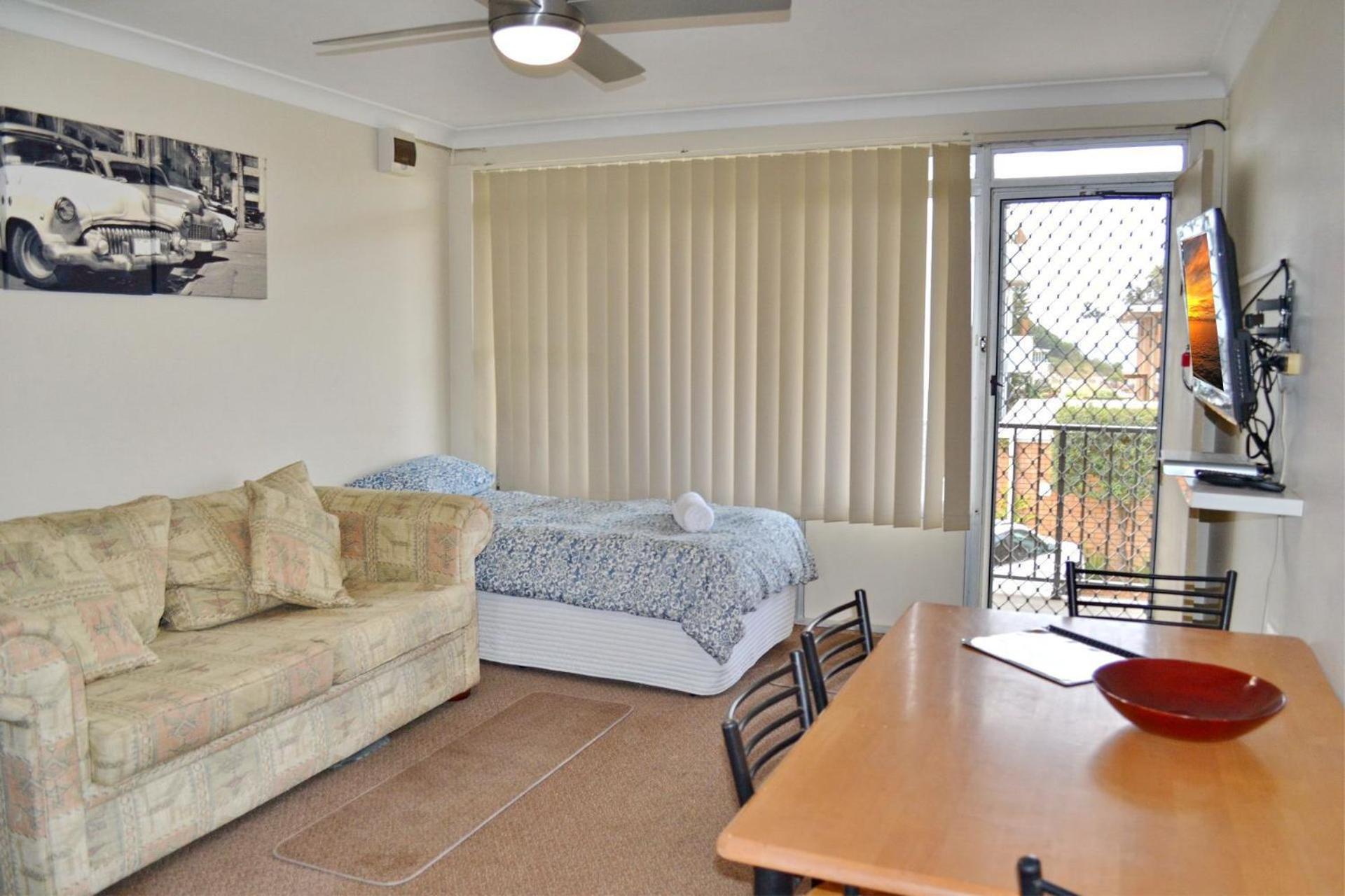 One-Bedroom Apartment photo 1