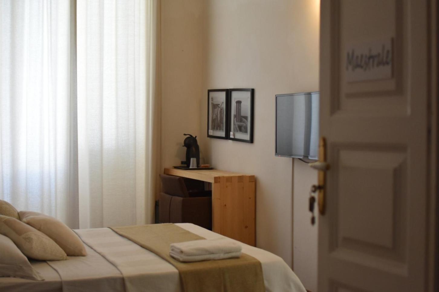 Double Room with Spa Bath - Photo 1