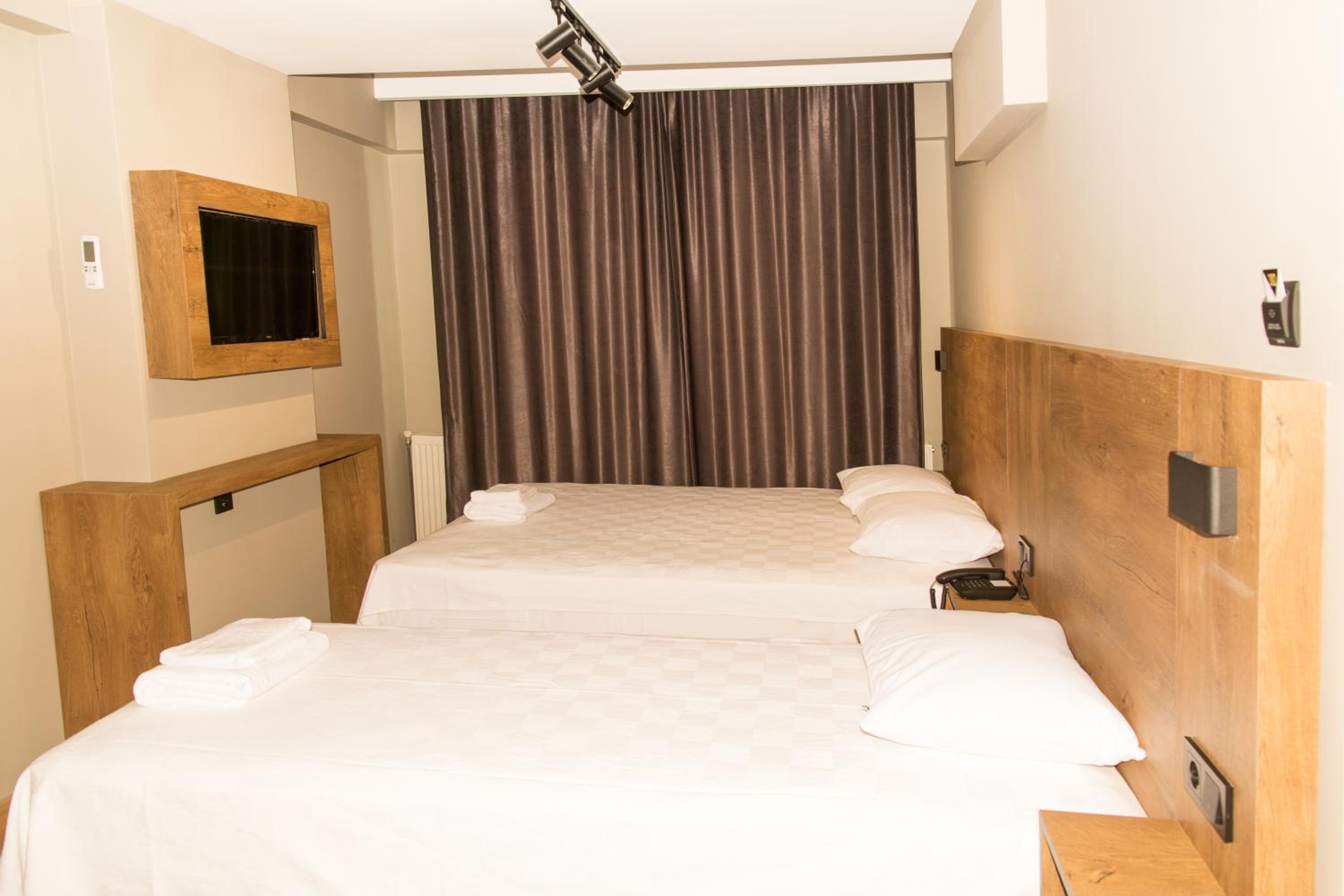Triple Room with City View