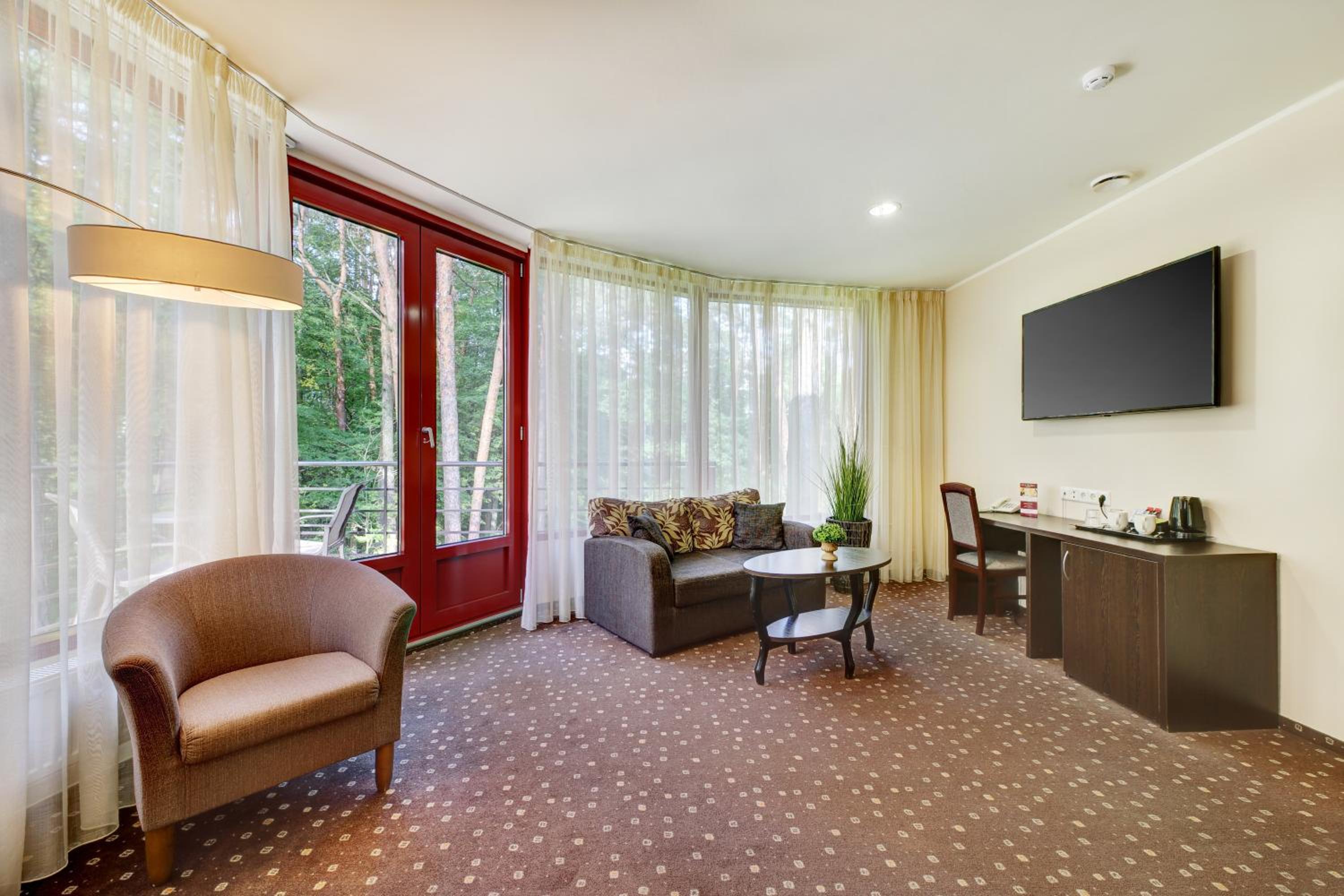 Suite - Photo 3