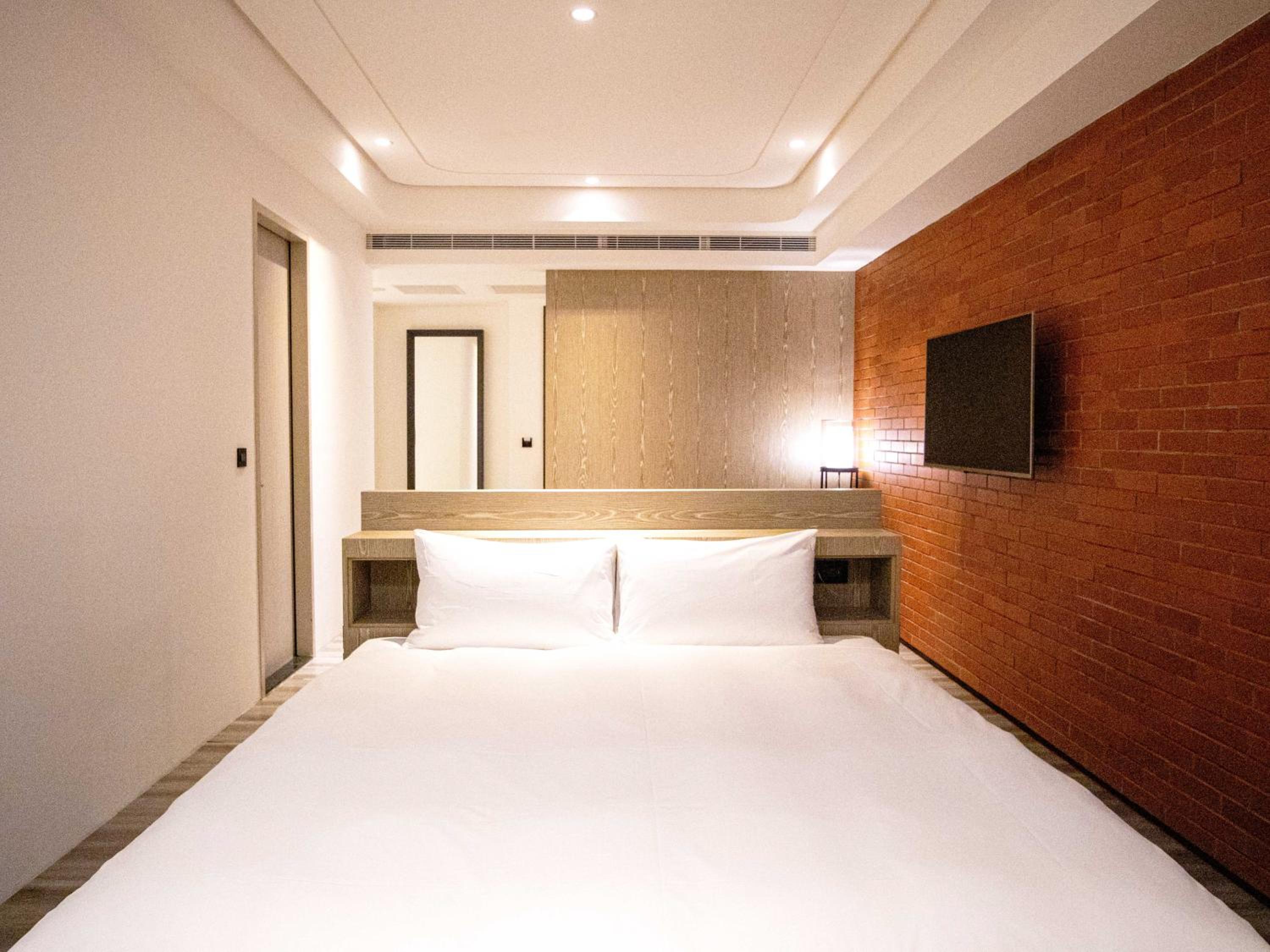 Standard Double Suite