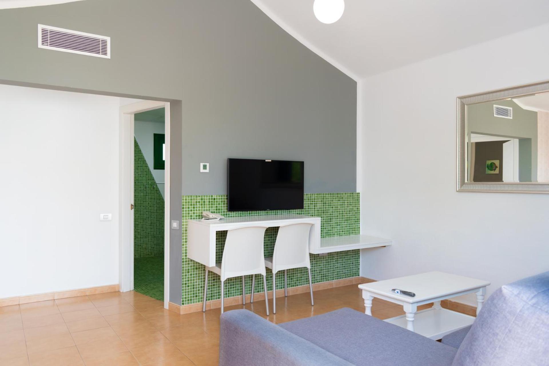 One-bedroom adapted apartment (2 adults and 1 child)