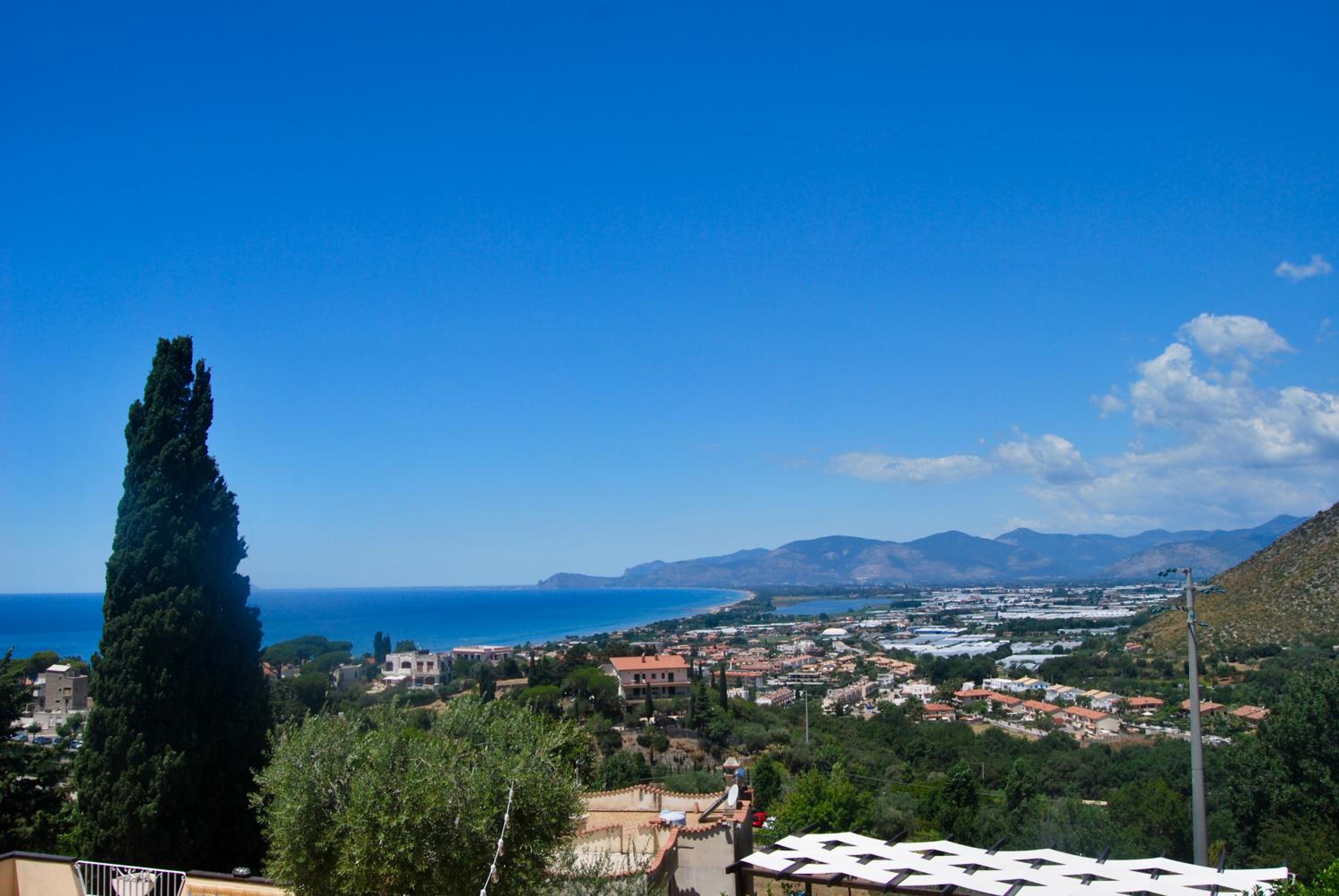 Double or Twin Room with Sea View photo 3
