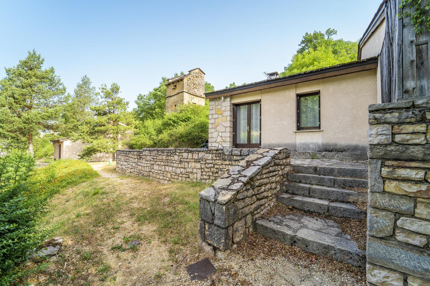 Three-Bedroom House photo 1