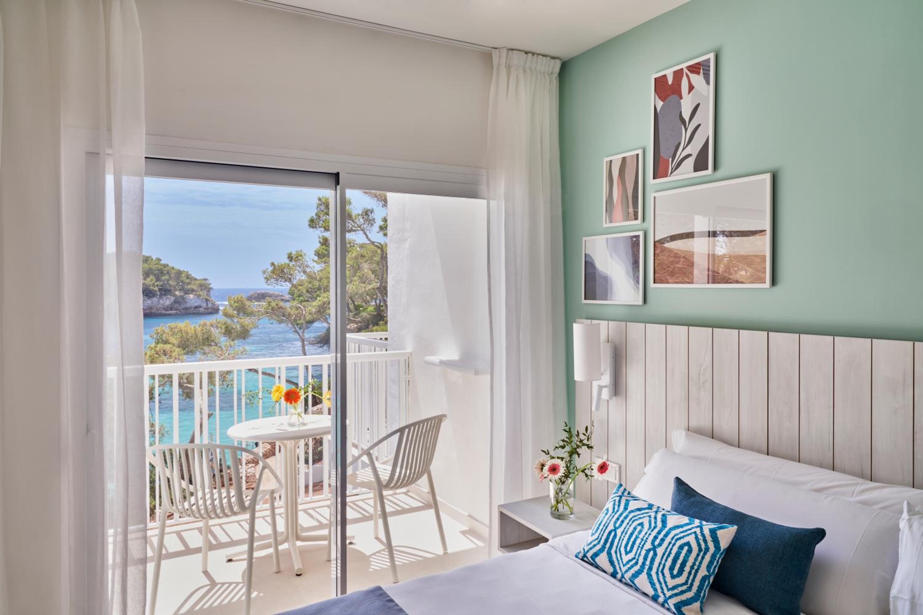 Deluxe Sea View photo 3