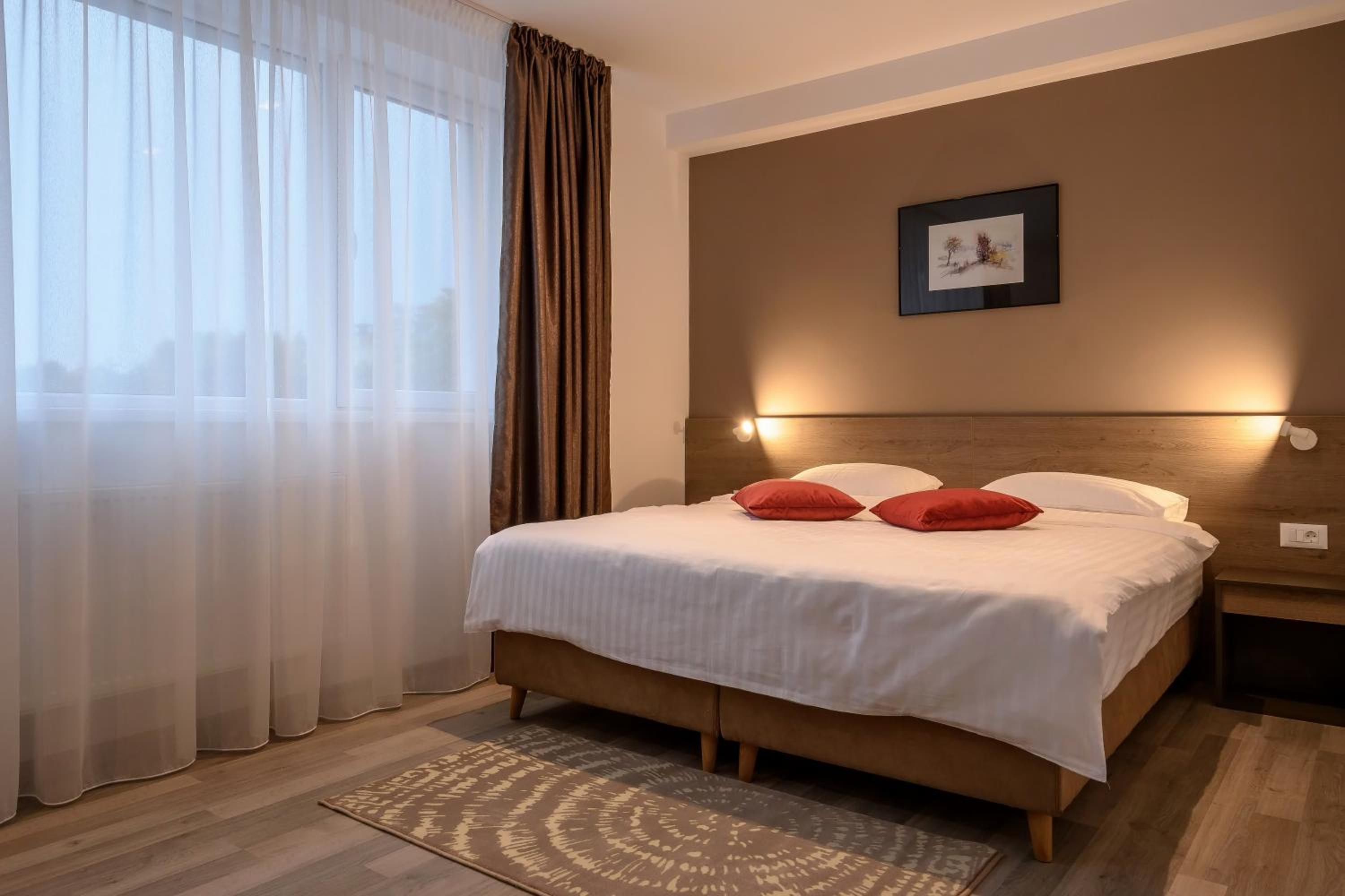 Deluxe Double or Twin Room - Photo 1