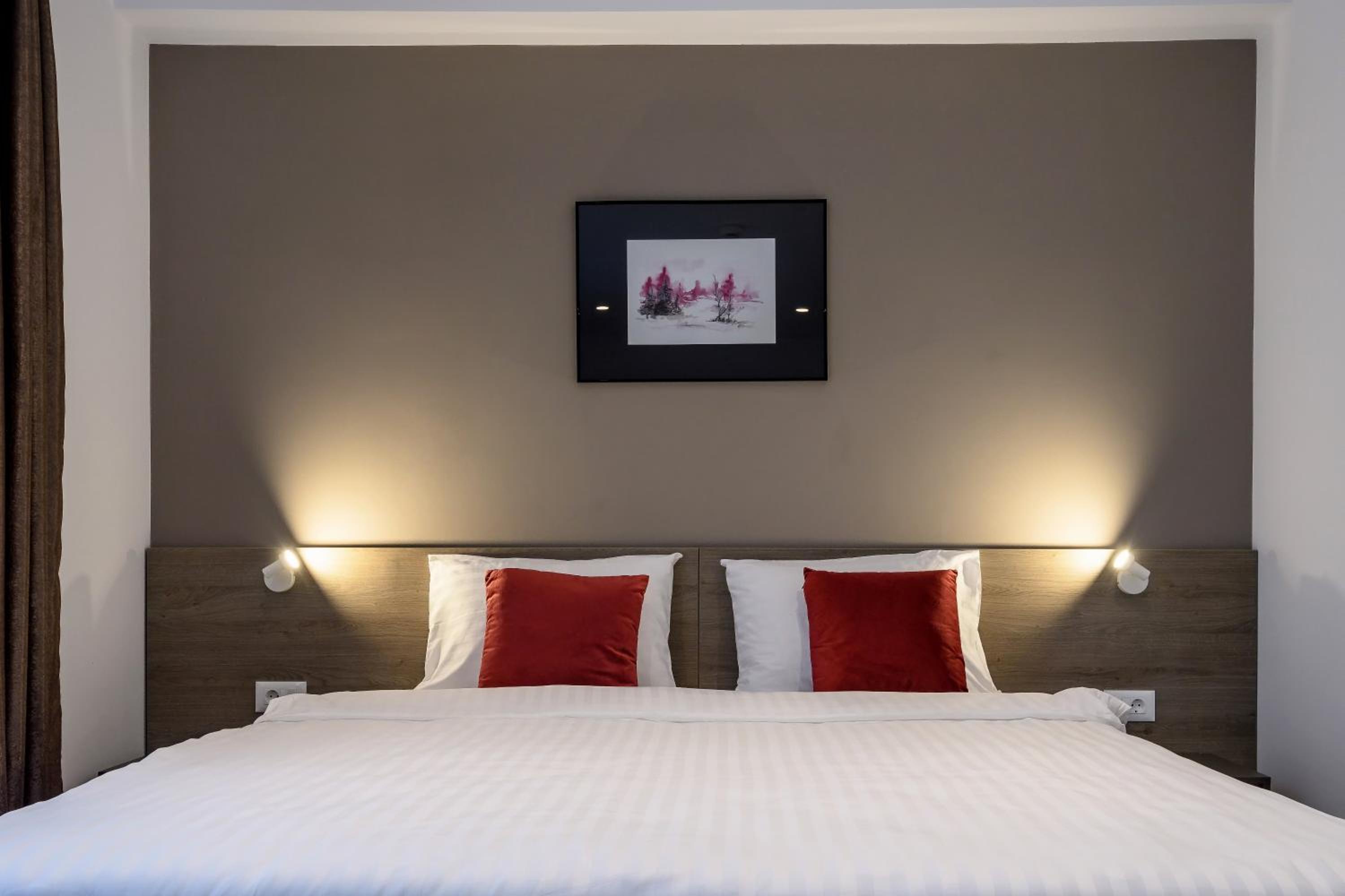 Deluxe Double or Twin Room - Photo 2