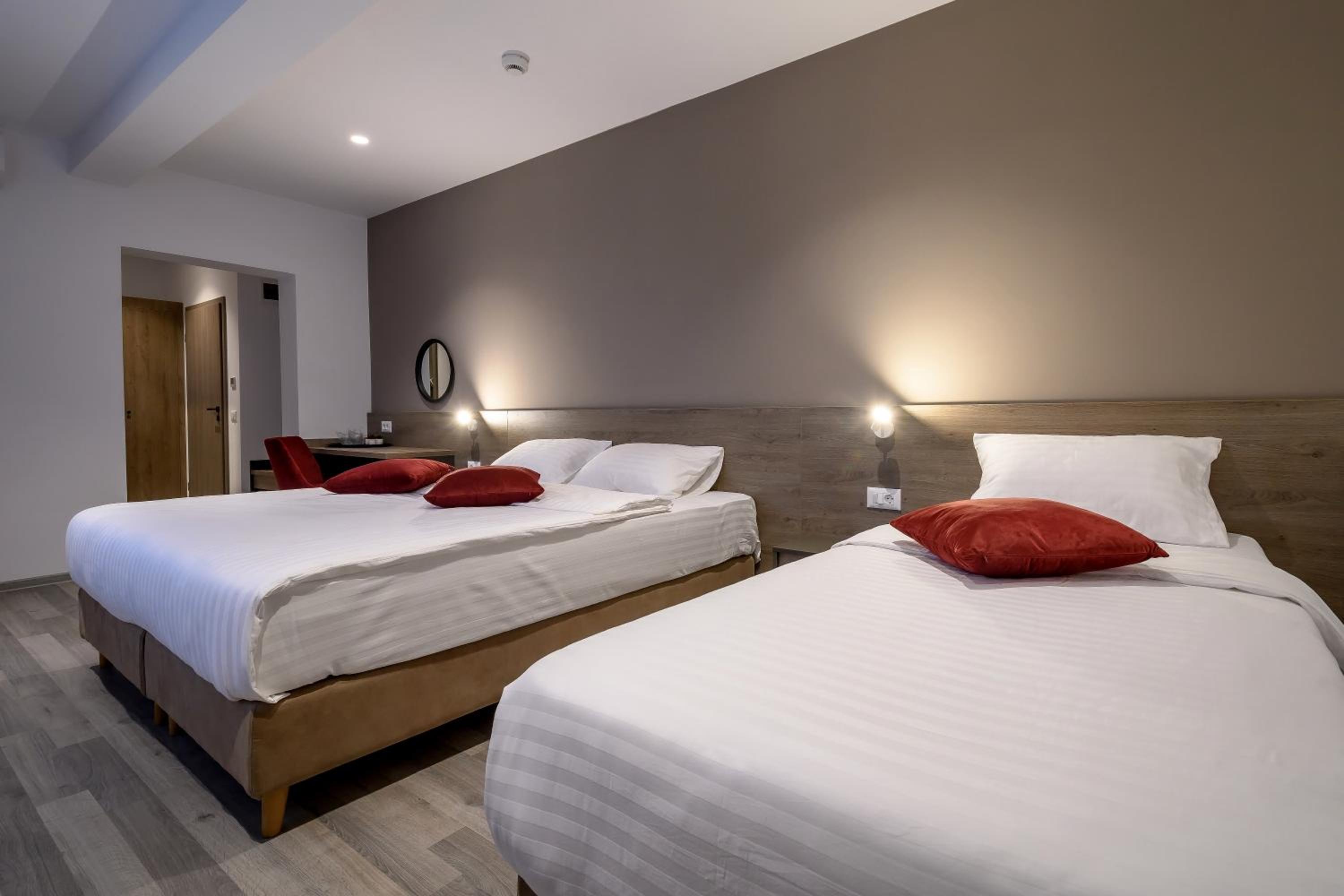 Deluxe Triple Room - Photo 2