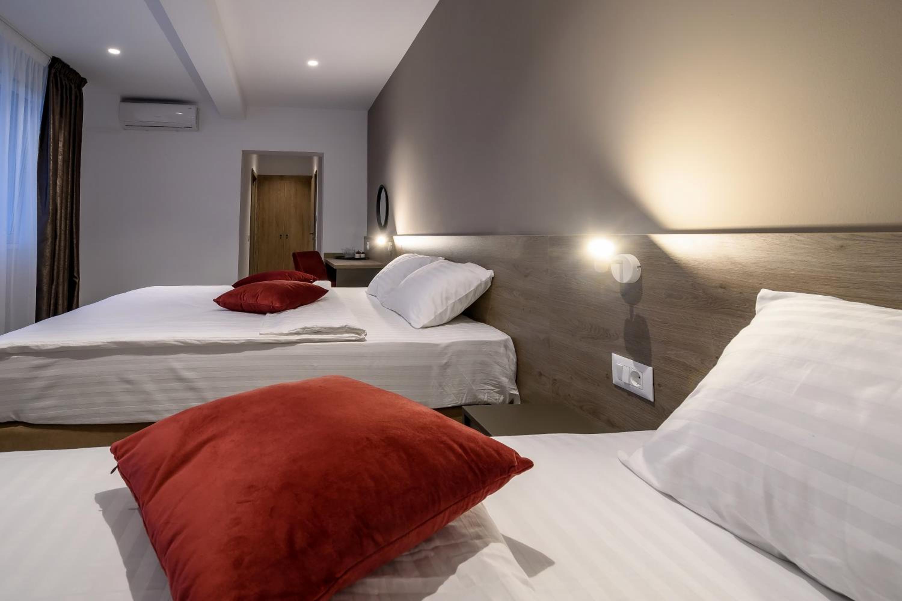 Deluxe Triple Room - Photo 3