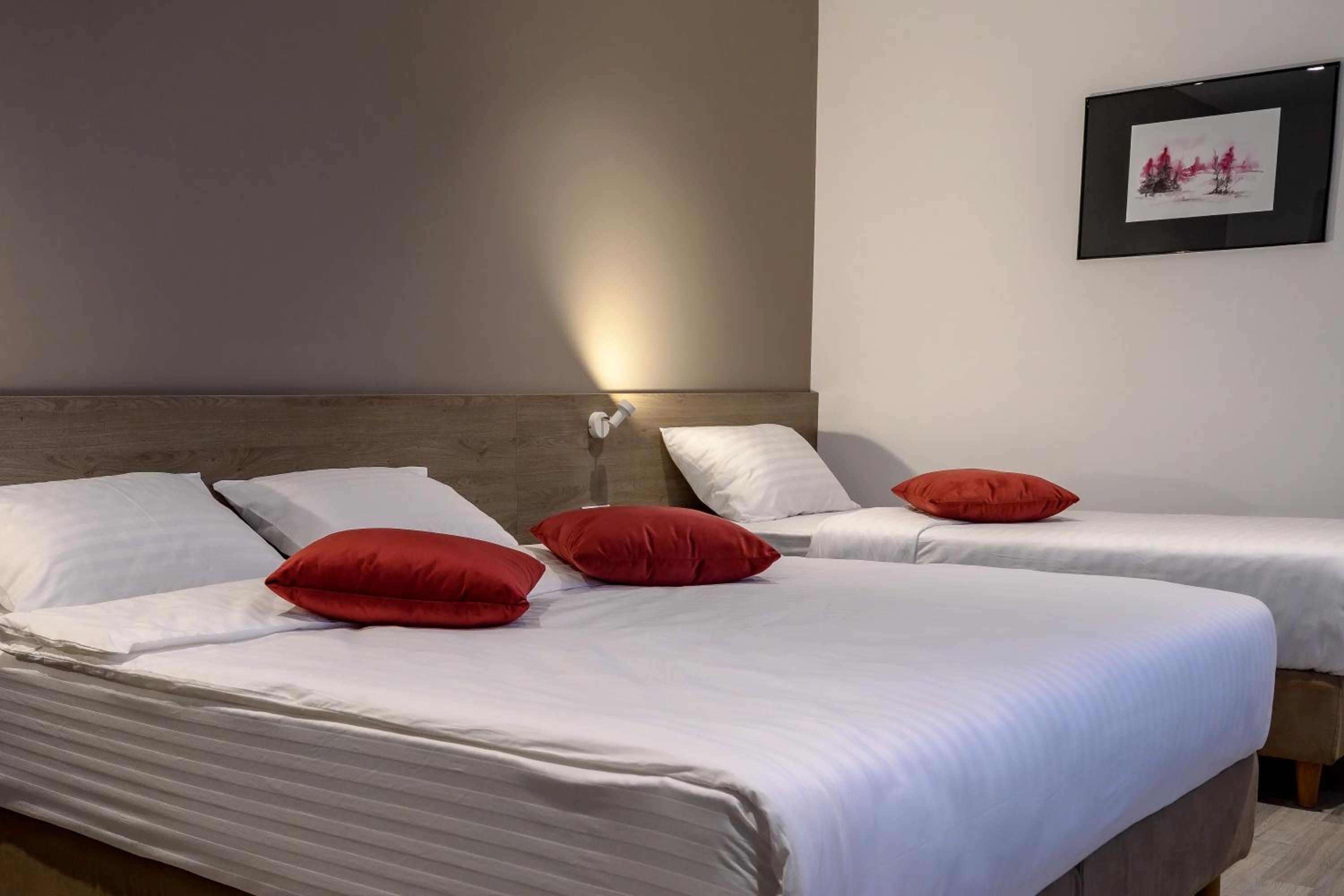 Deluxe Triple Room - Photo 5