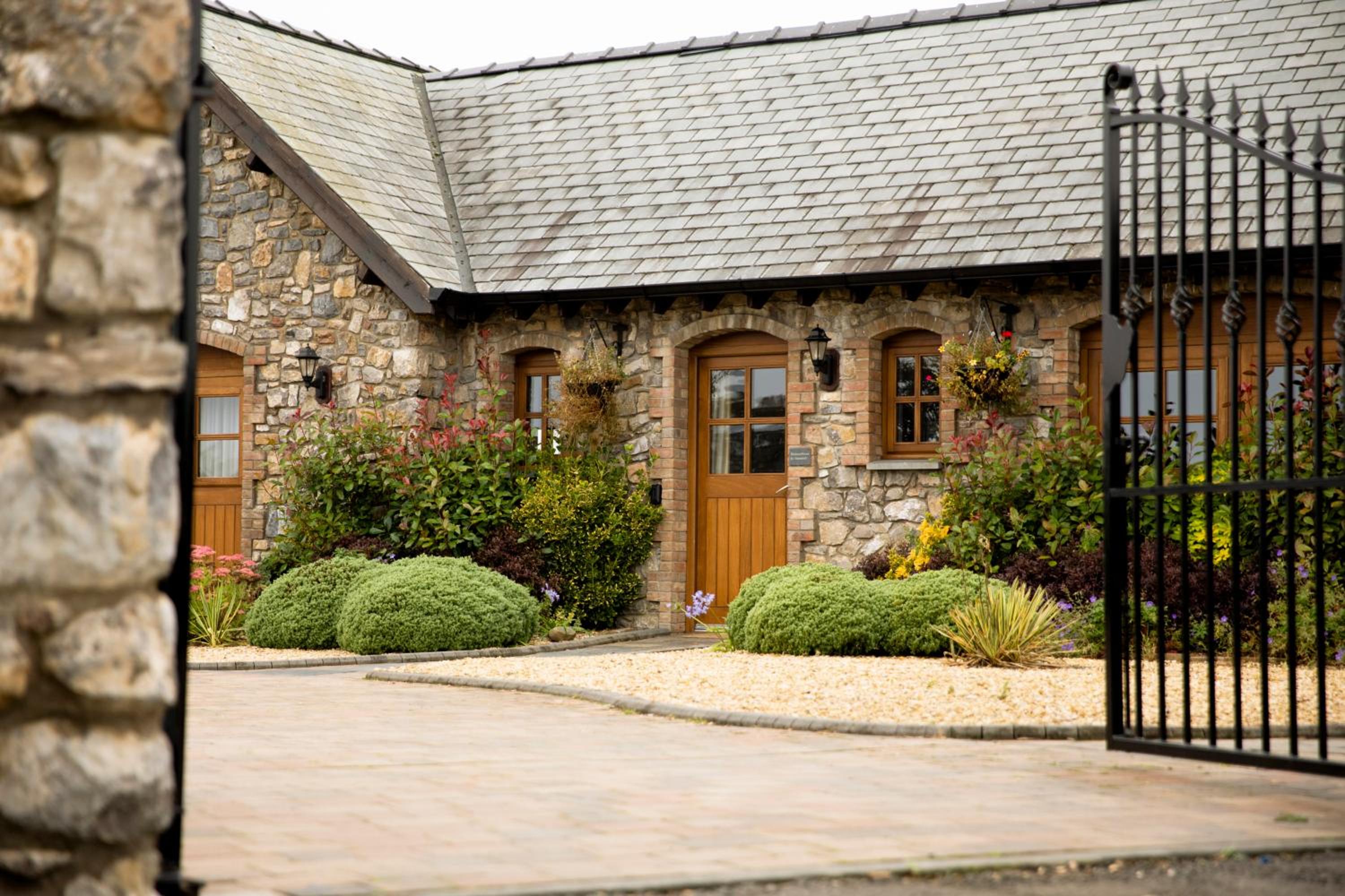 Four-Bedroom House photo 2