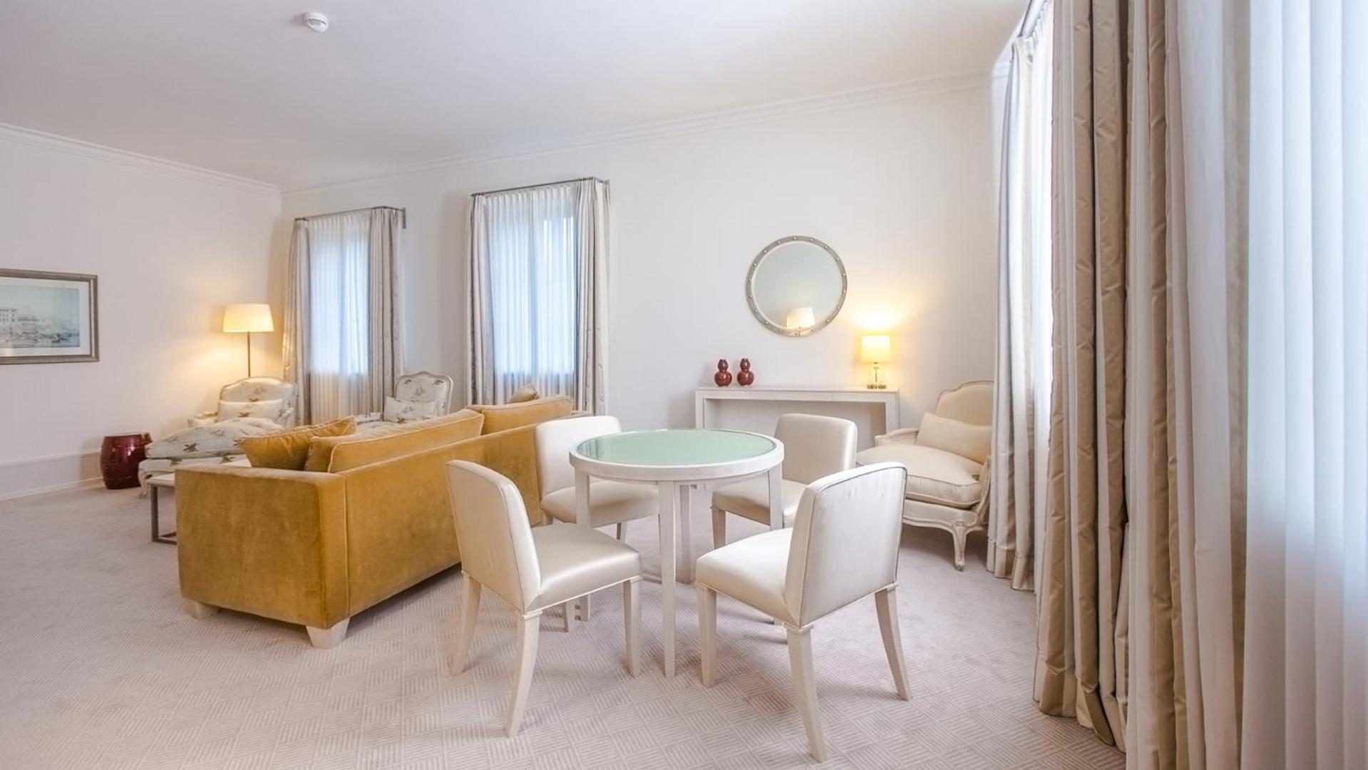 Deluxe Suite Park View