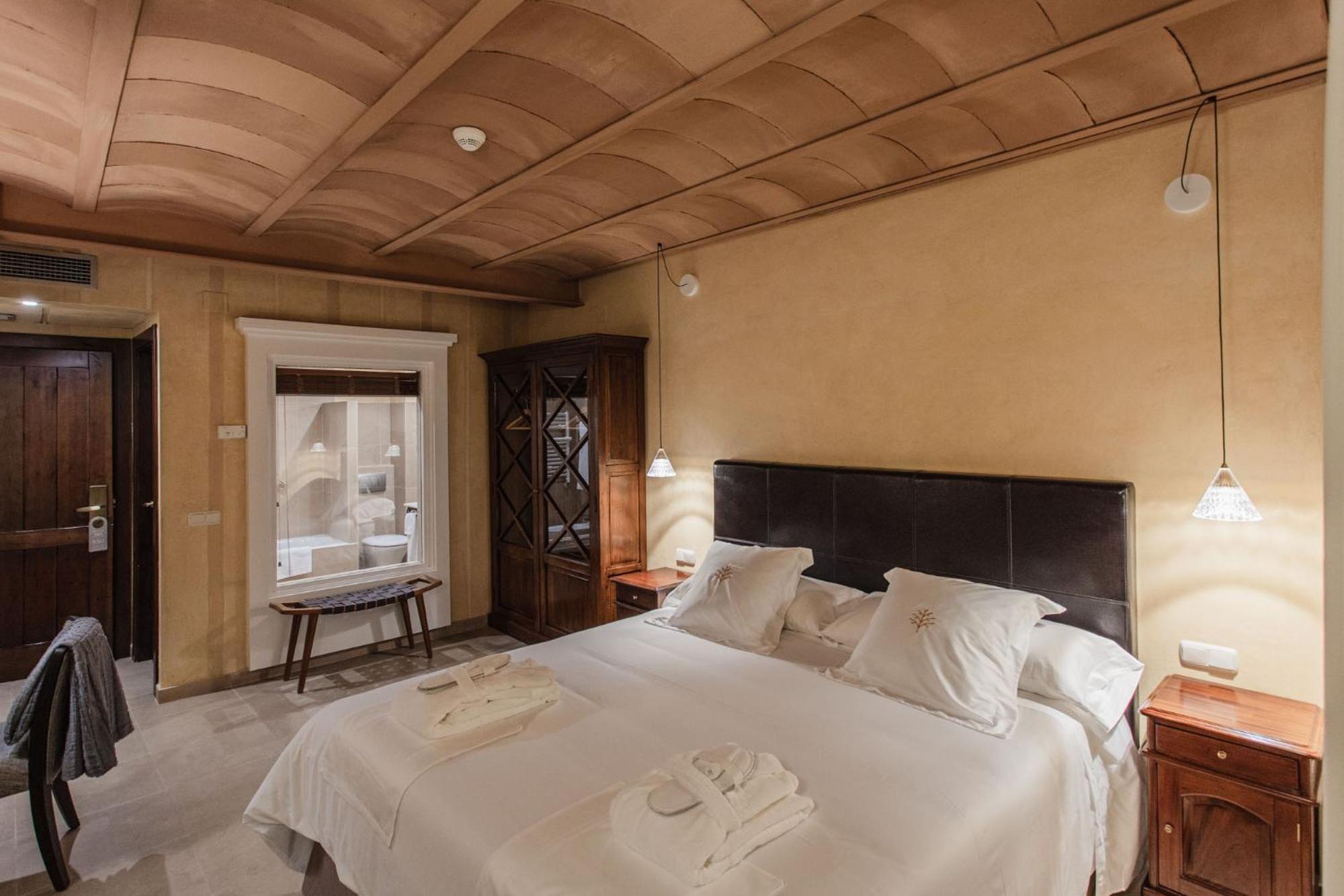 Standard Double Room - Photo 5
