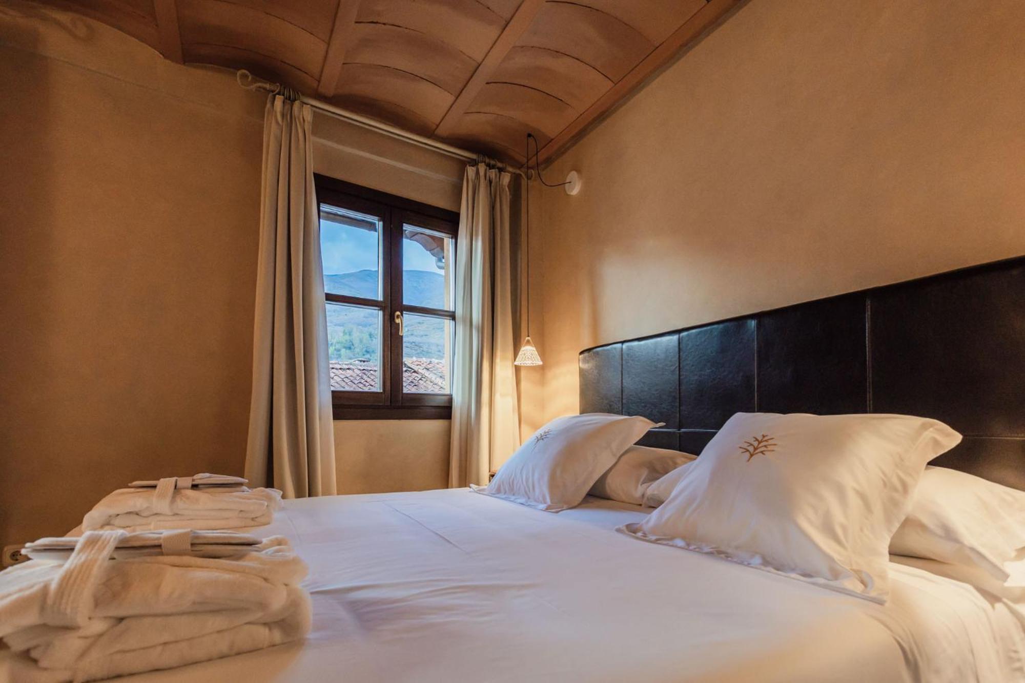 Standard Double Room - Photo 2