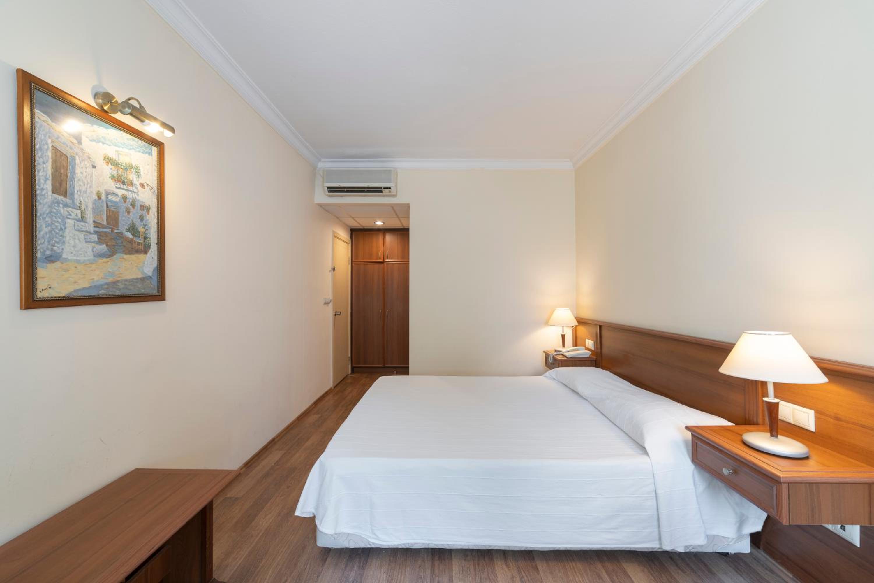Standard Queen Room - Photo 3