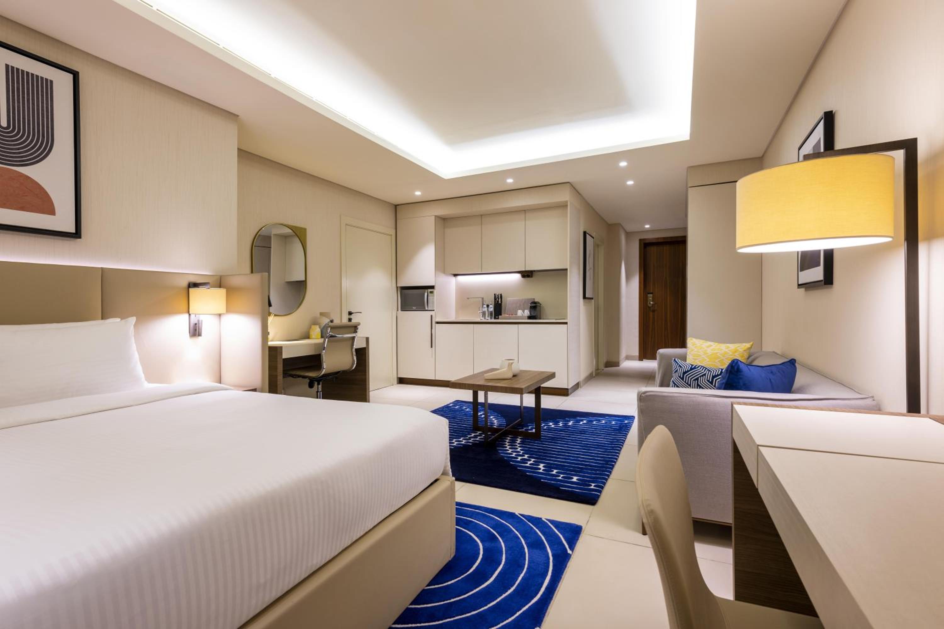 Premium King Room with Sea View photo 2