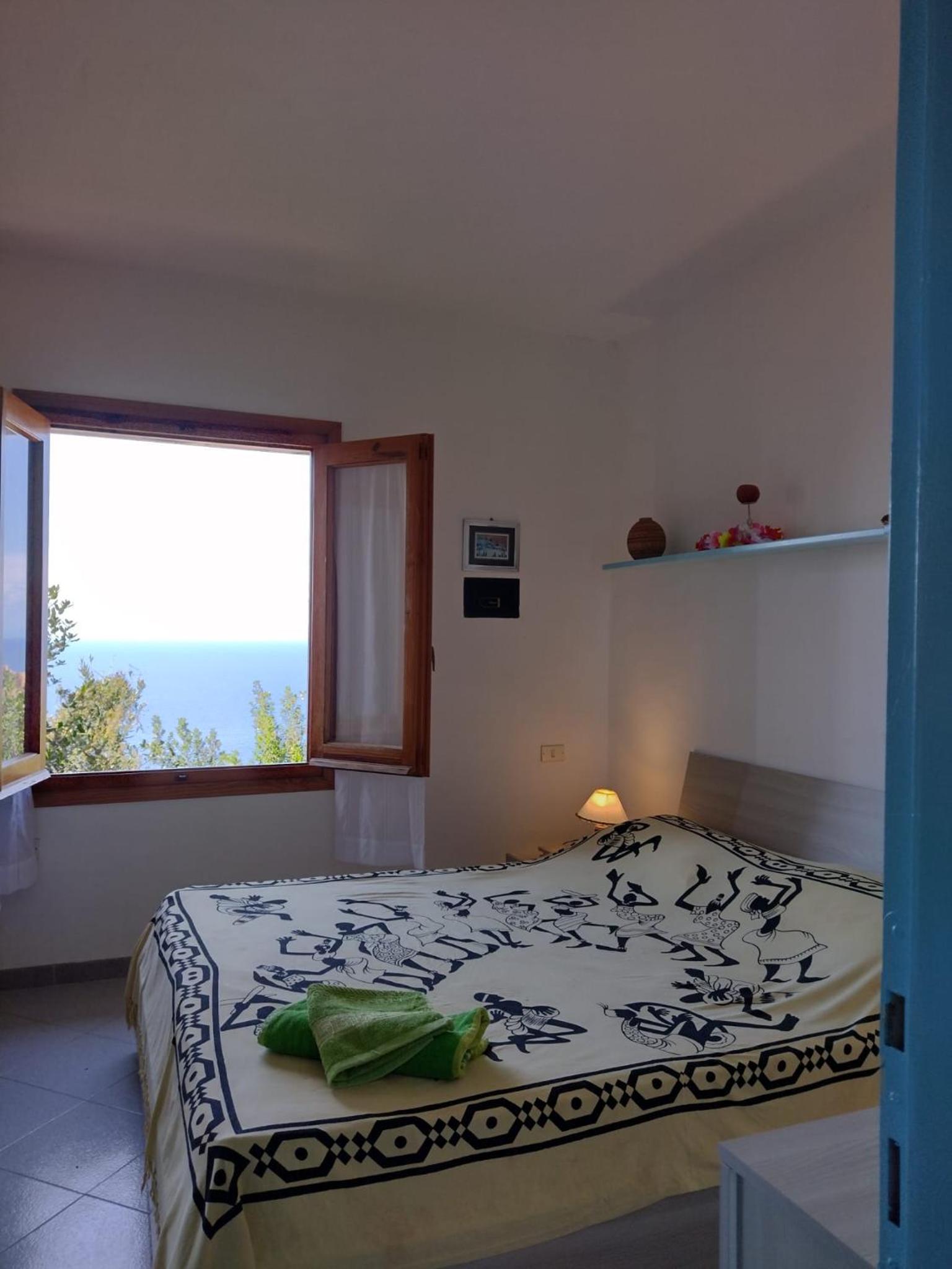 One-Bedroom House photo 3