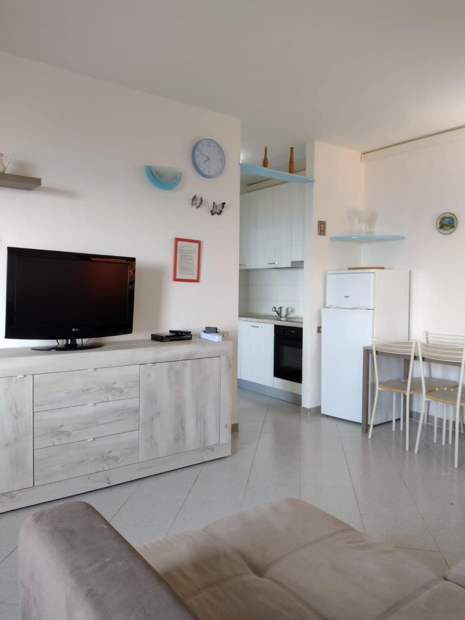 One-Bedroom House photo 1