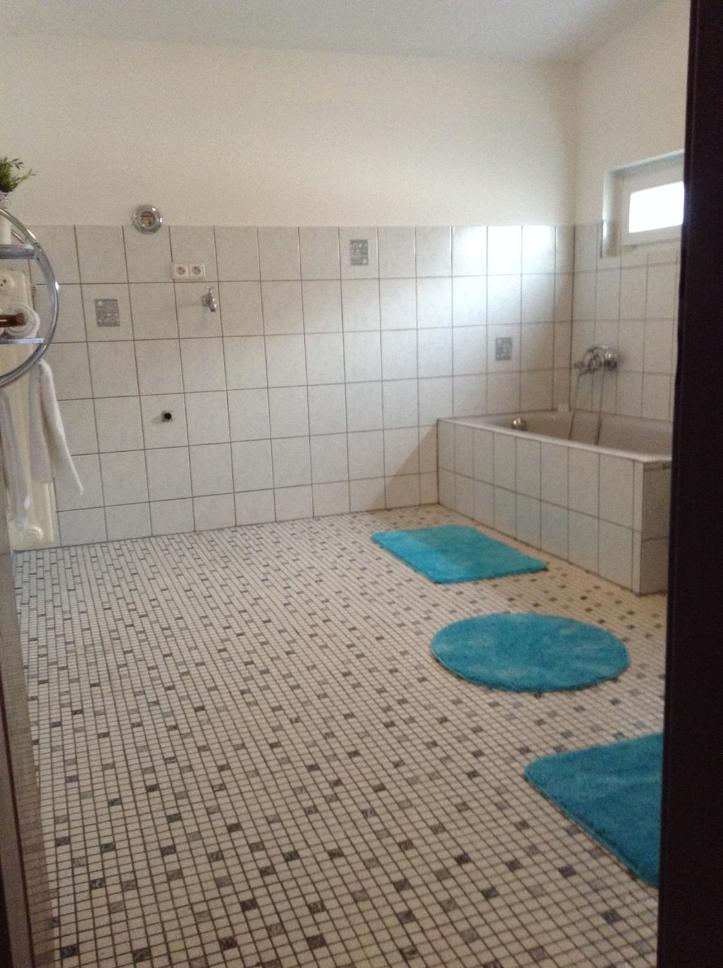 Two-Bedroom Apartment - Photo 9