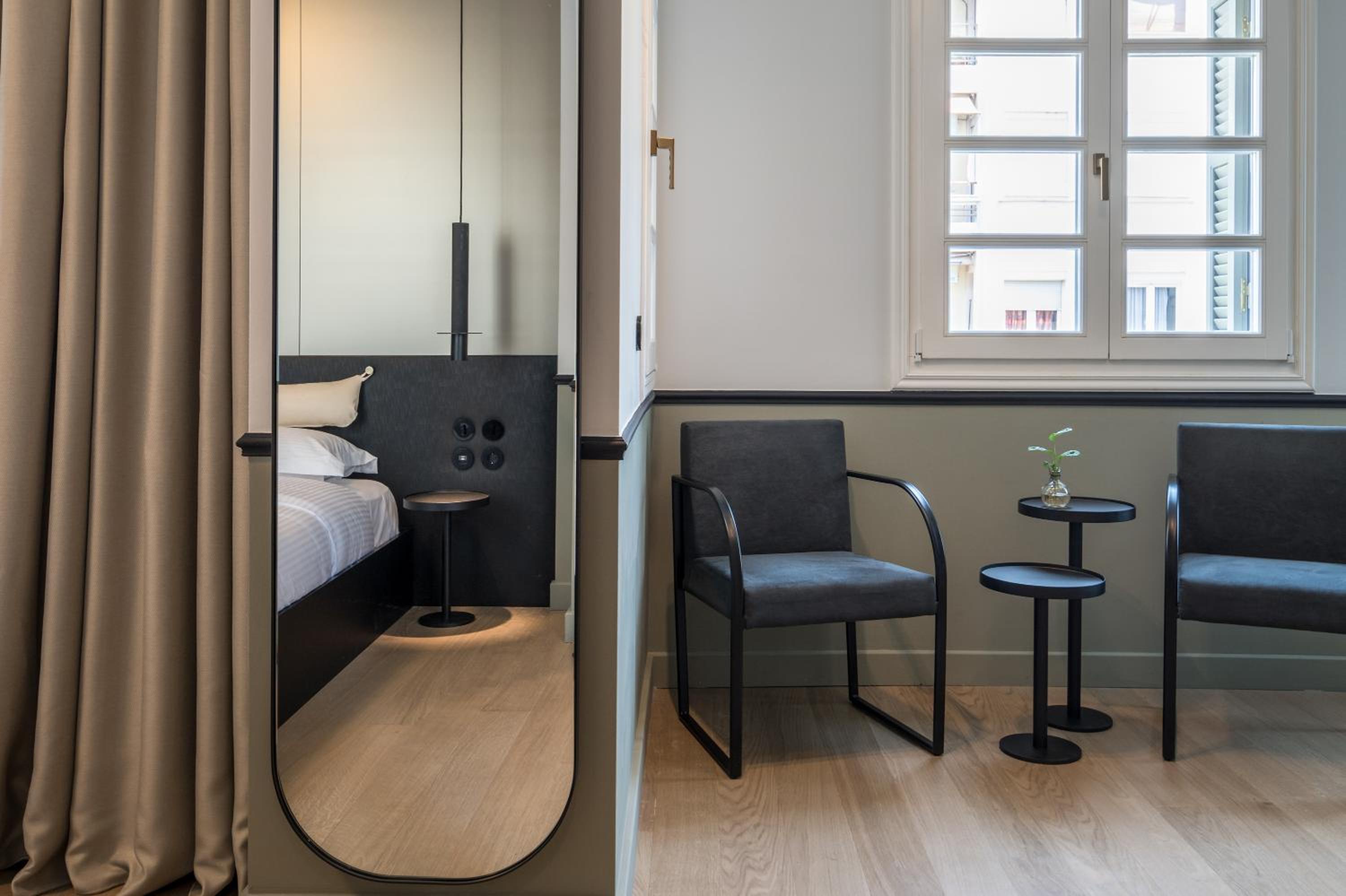 Deluxe Suite - Photo 3