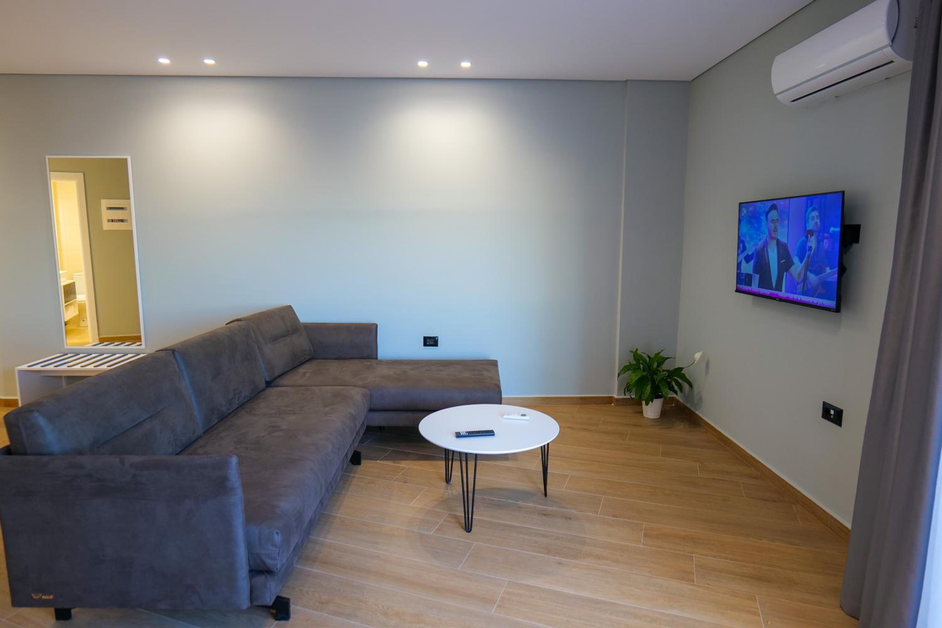 One-Bedroom Apartment with Sea View photo 1