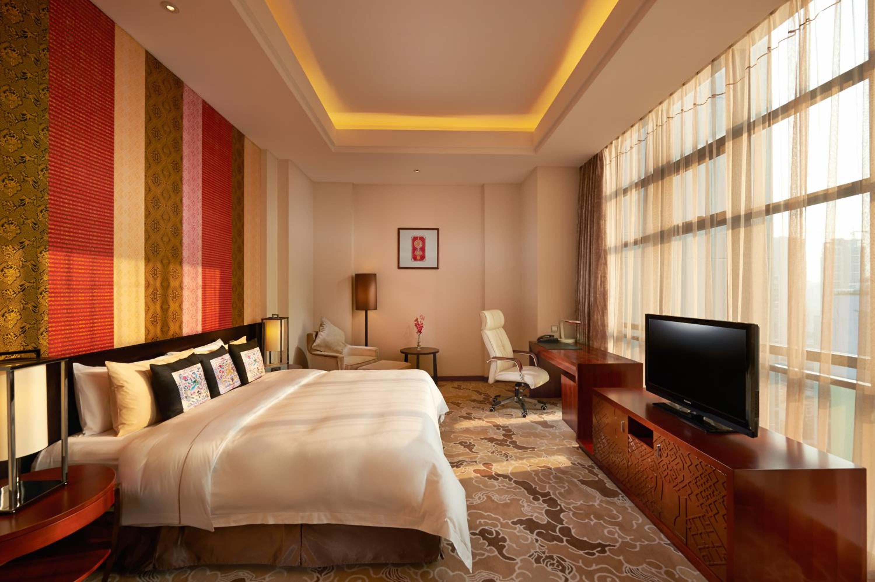Two-Bedroom Suite with River View - Photo 3