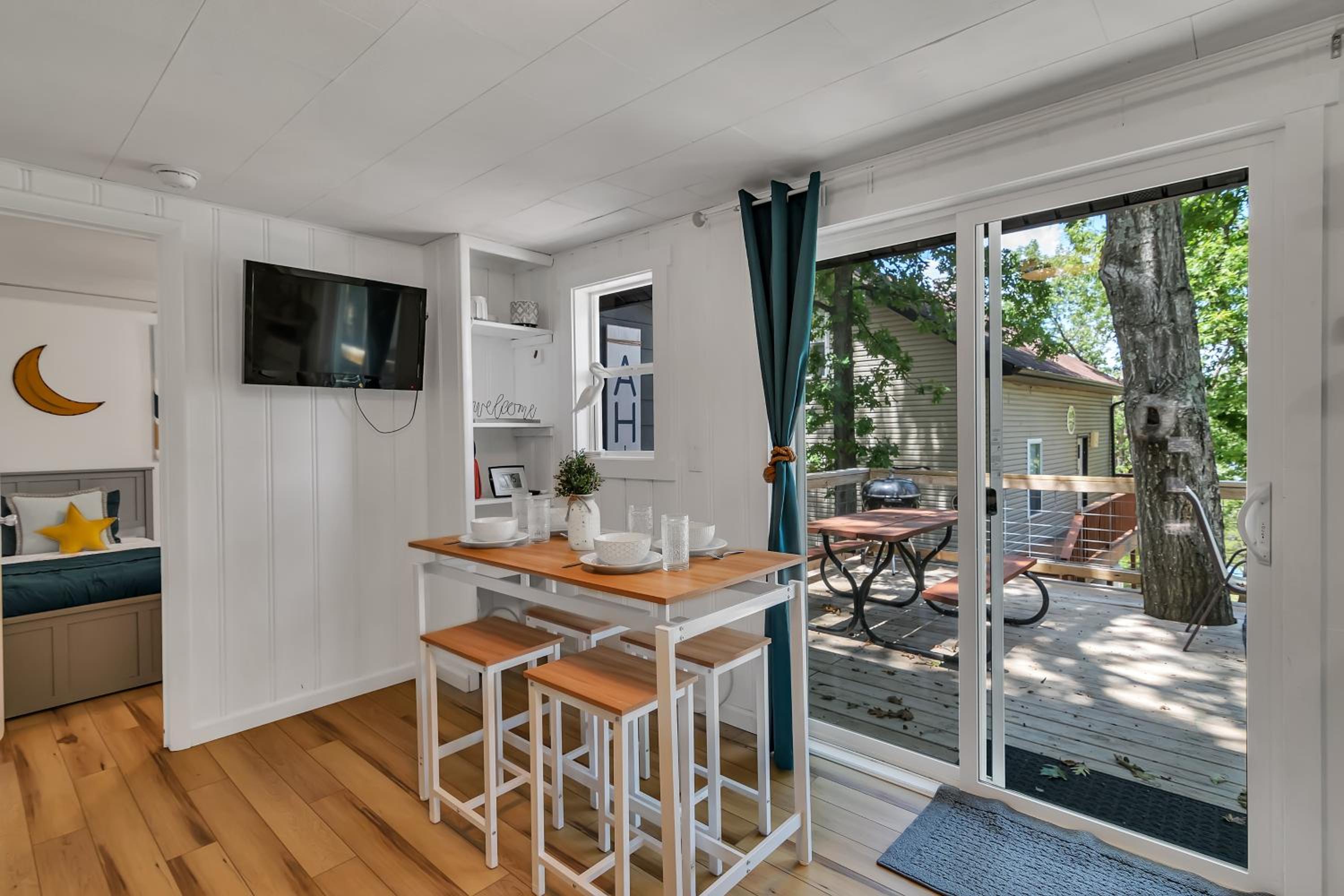 Two-Bedroom House photo 2