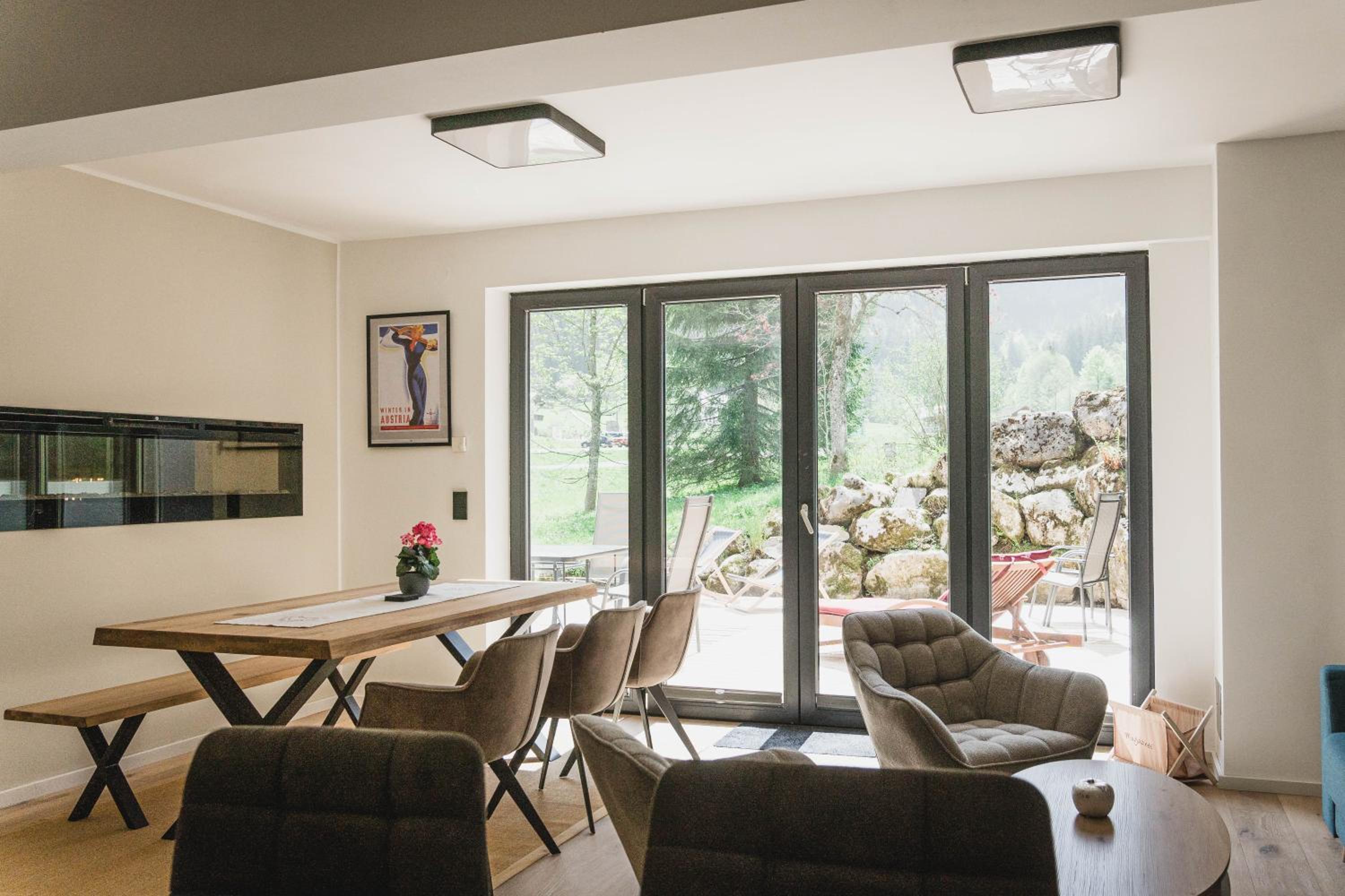 Apartment with Mountain View photo 3