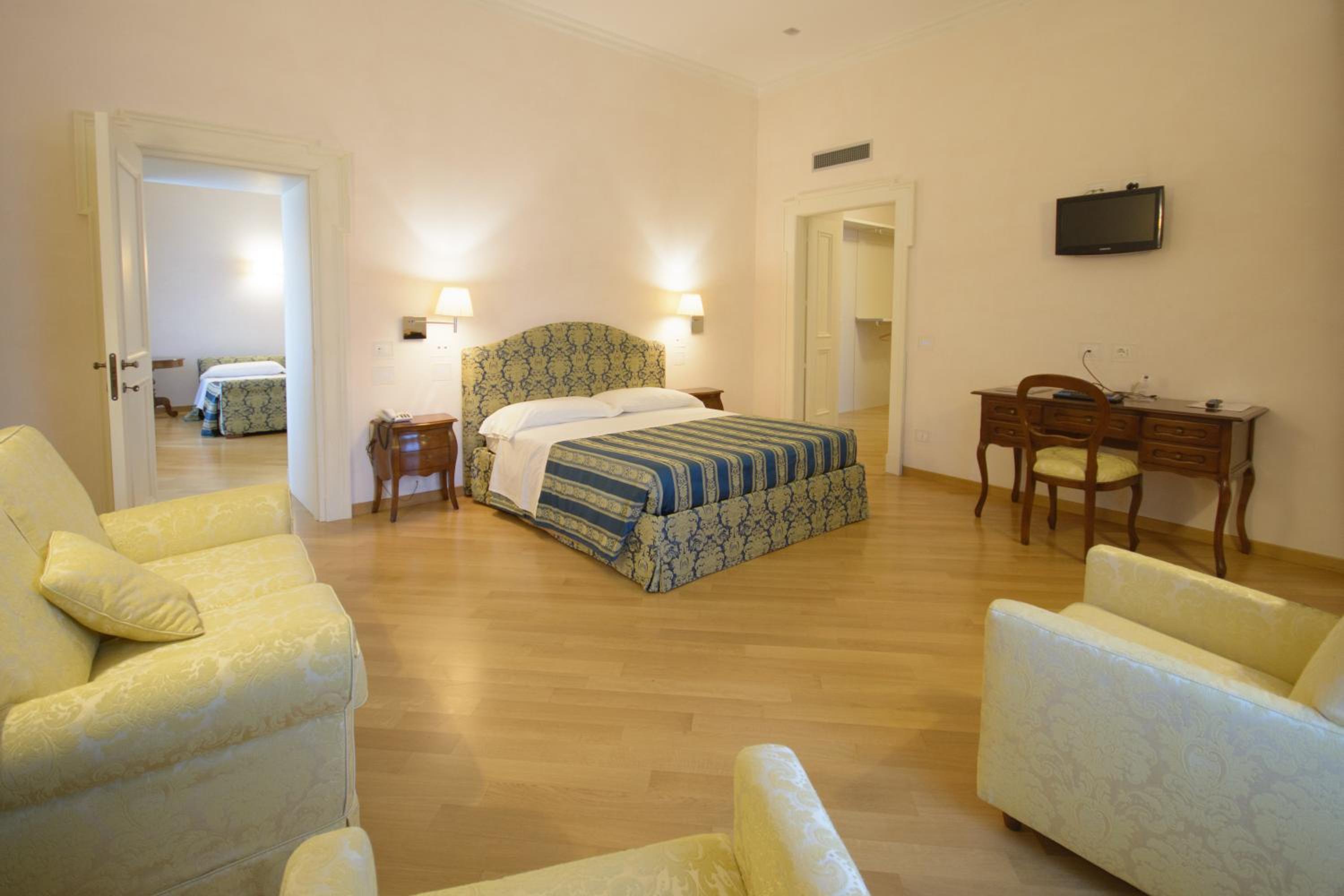 Superior Suite photo 1