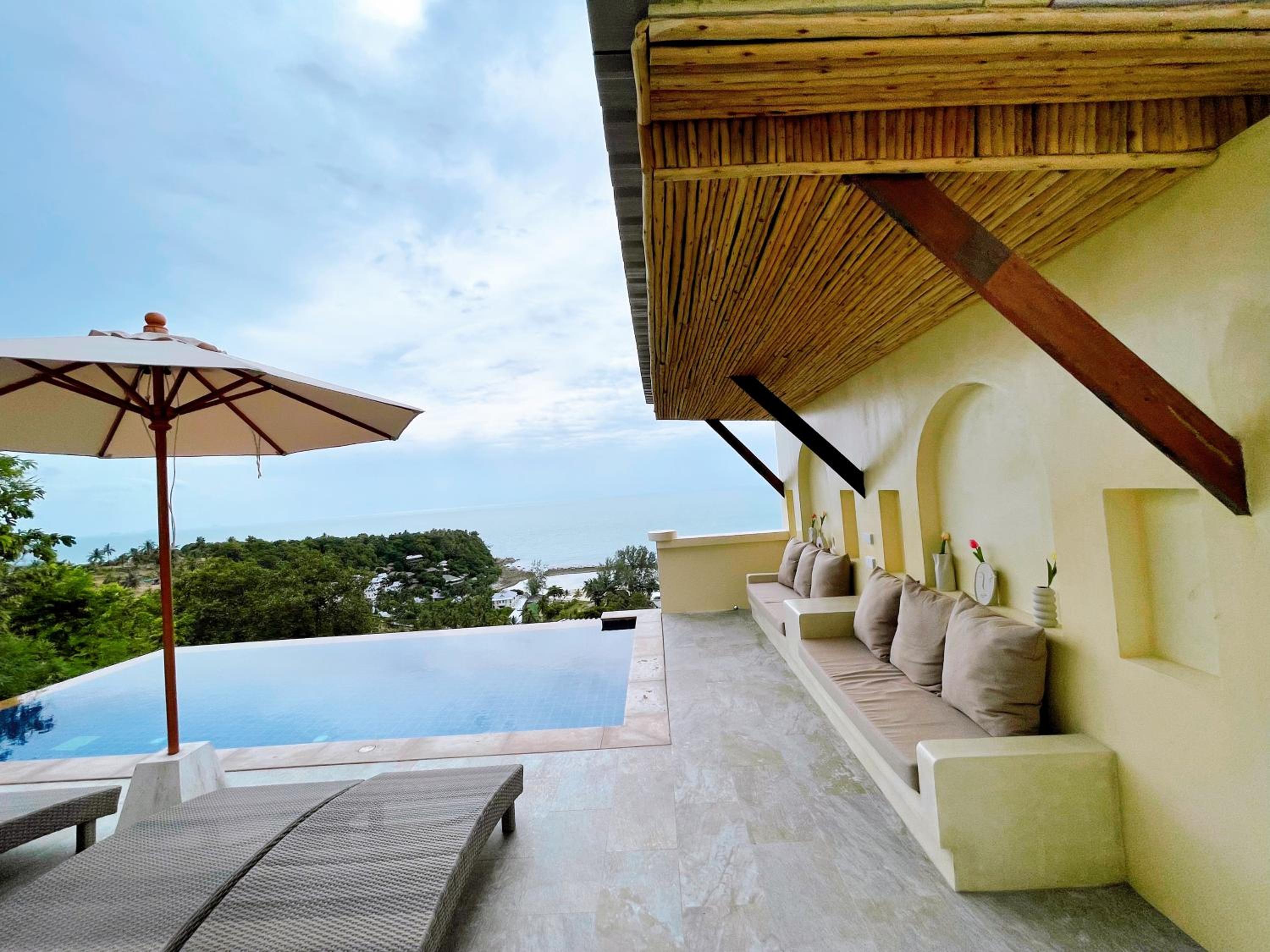Villa with Sea View - Photo 12