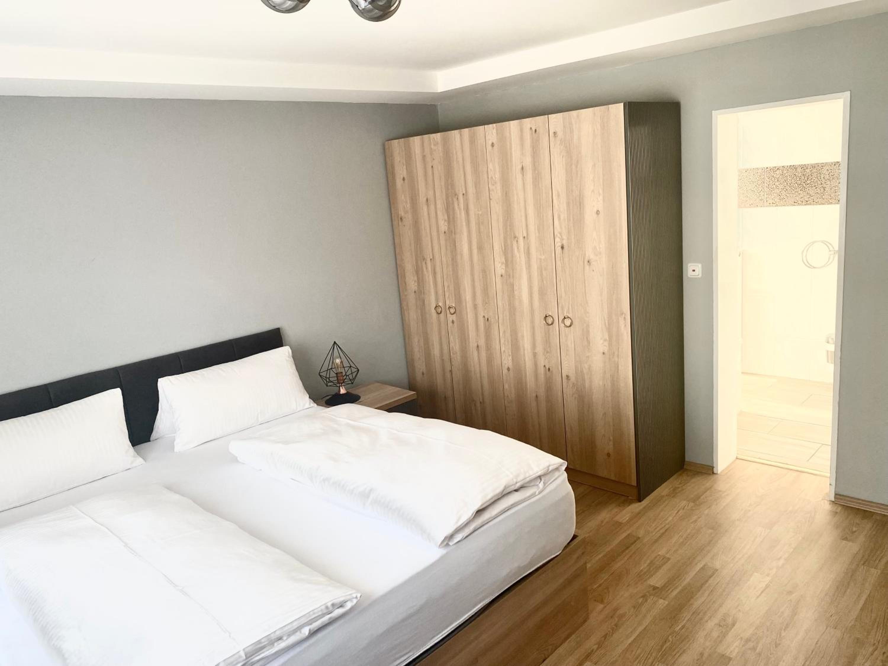 Double Room - Photo 8