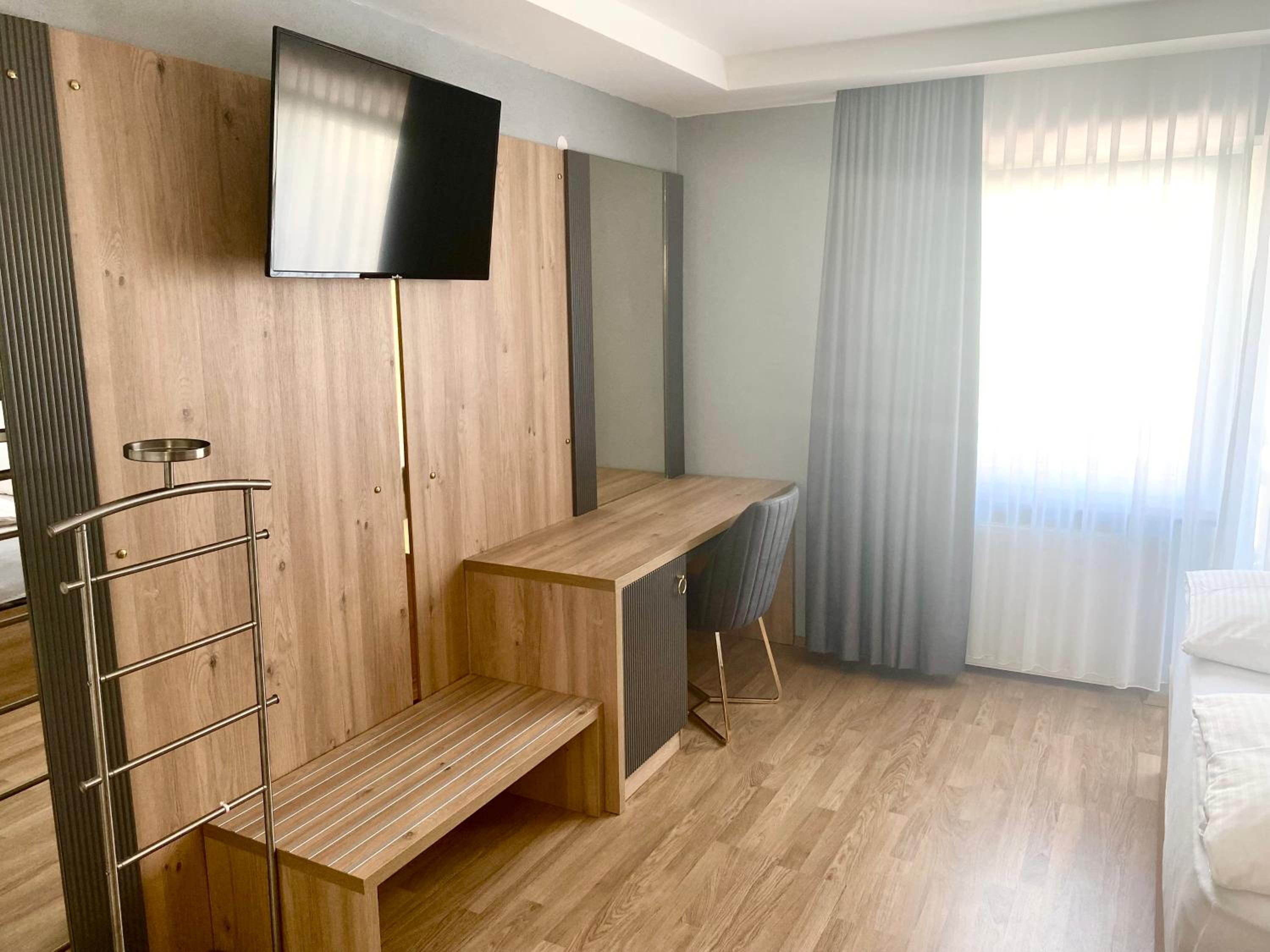 Double Room - Photo 6