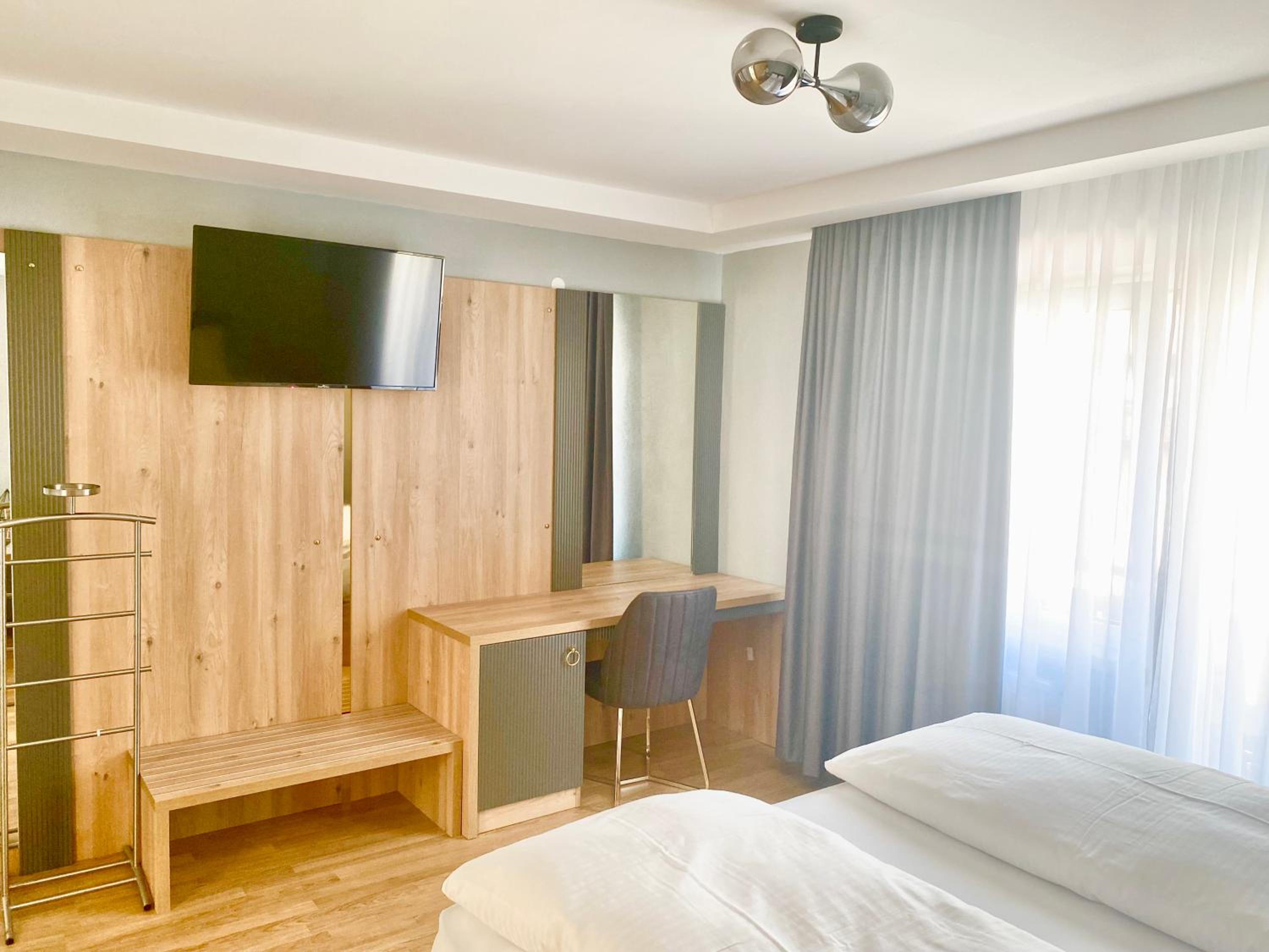 Double Room - Photo 7