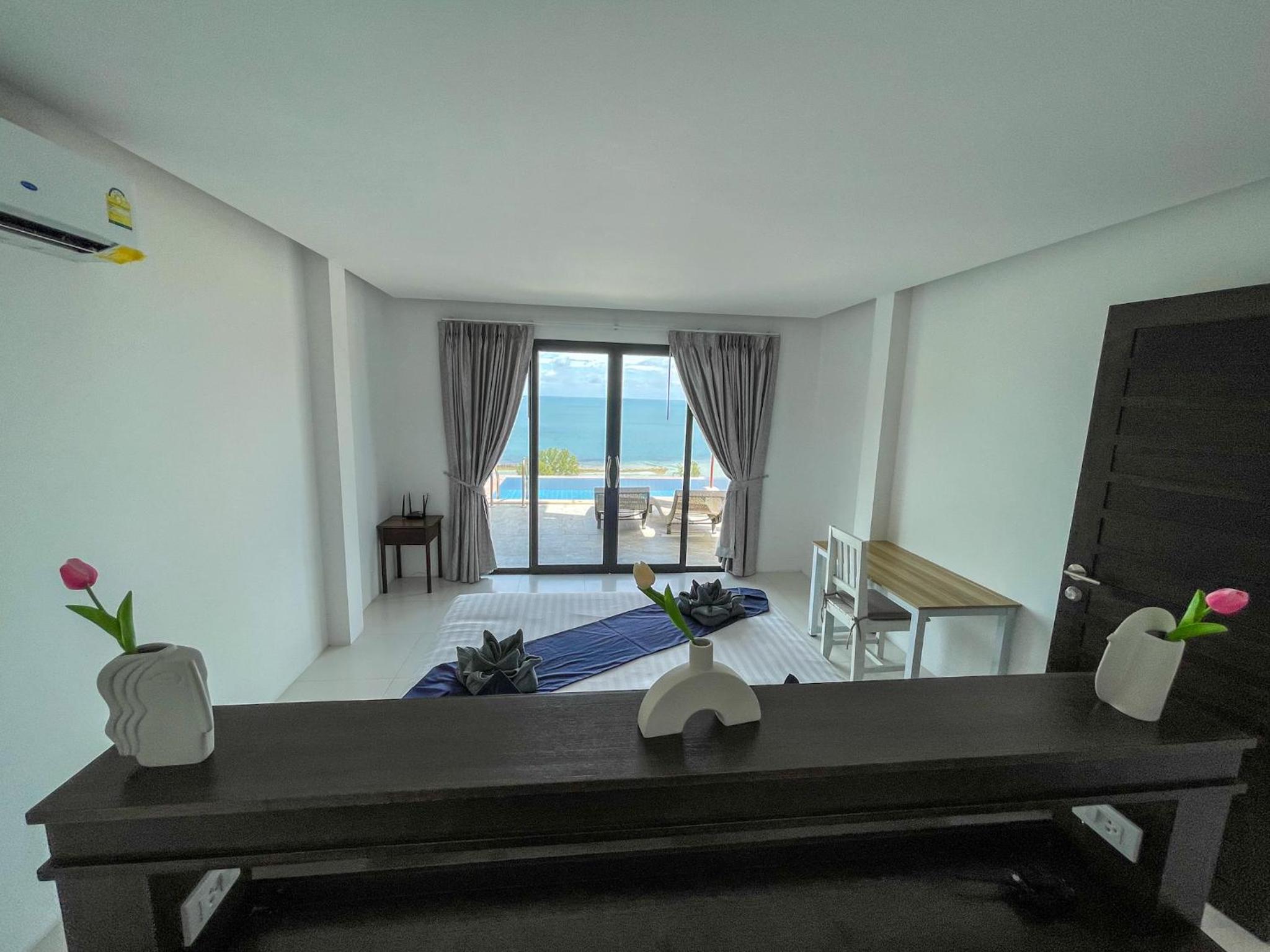Villa with Sea View - Photo 11