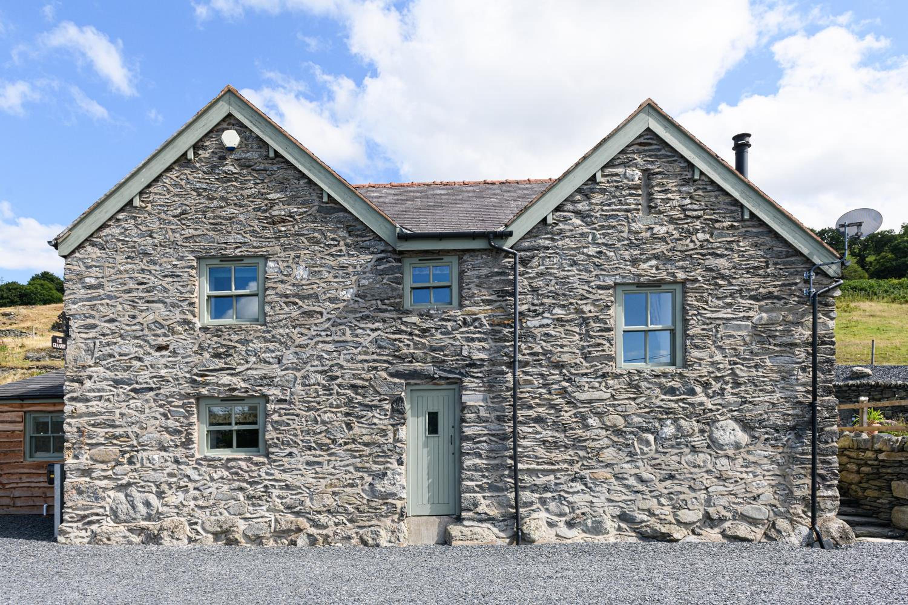 Three-Bedroom House photo 1