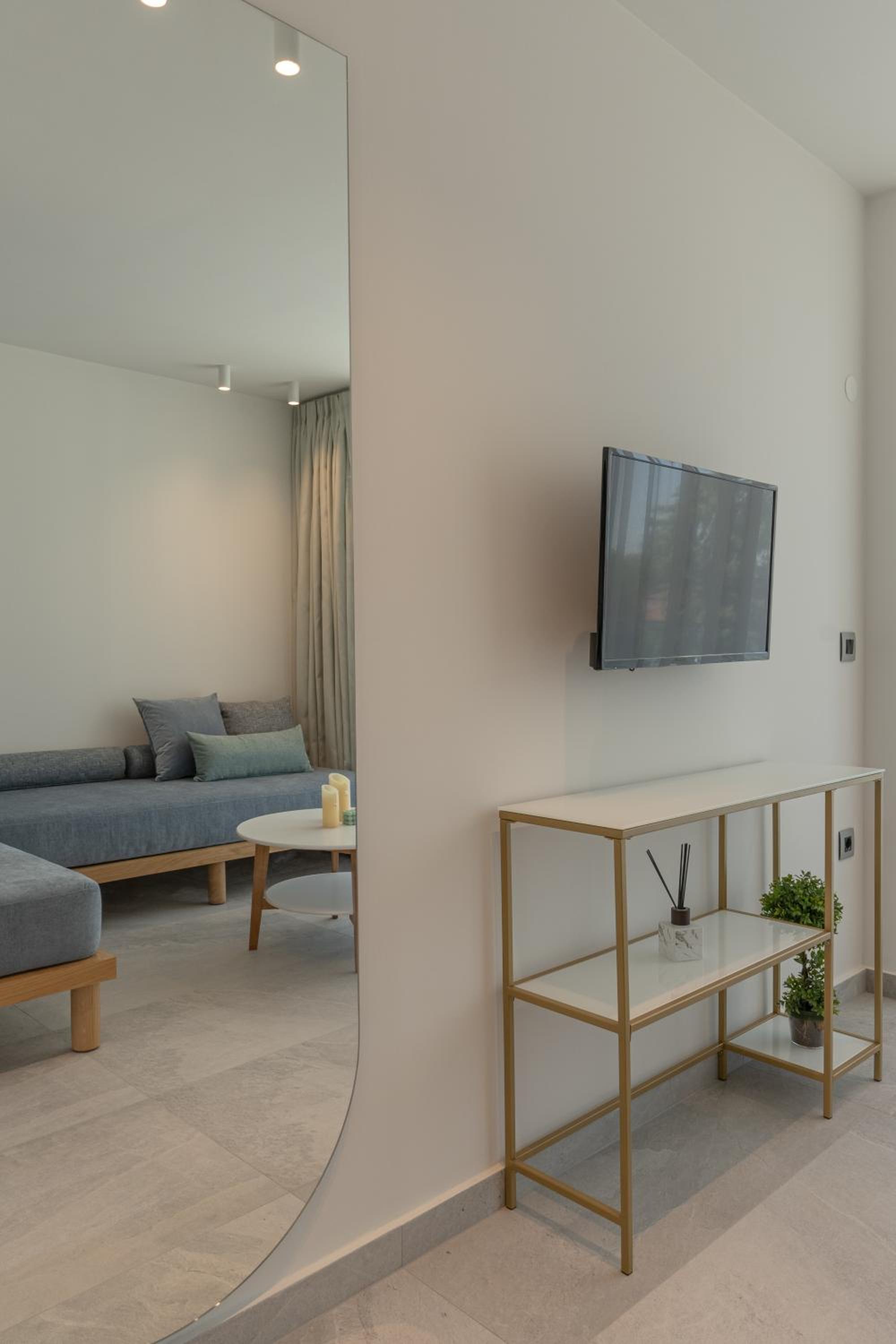 Apartment - Split Level photo 1