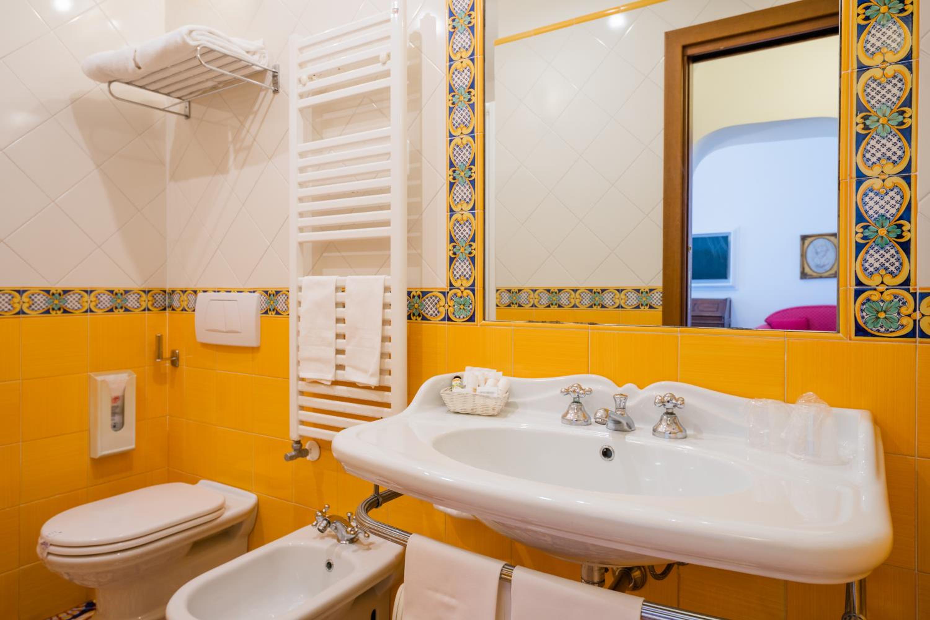 Superior Double or Twin Room - Photo 6
