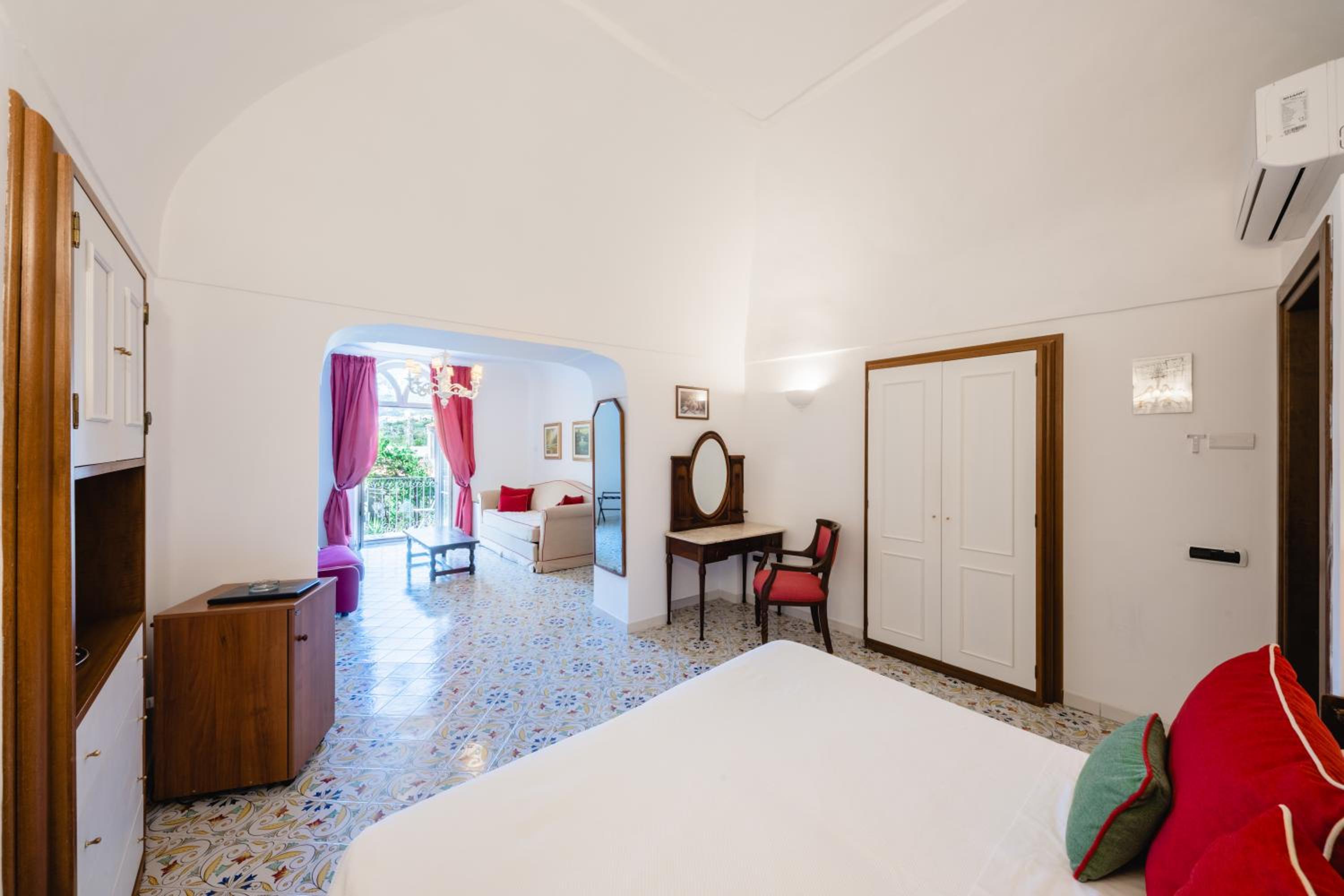 Superior Double or Twin Room - Photo 15