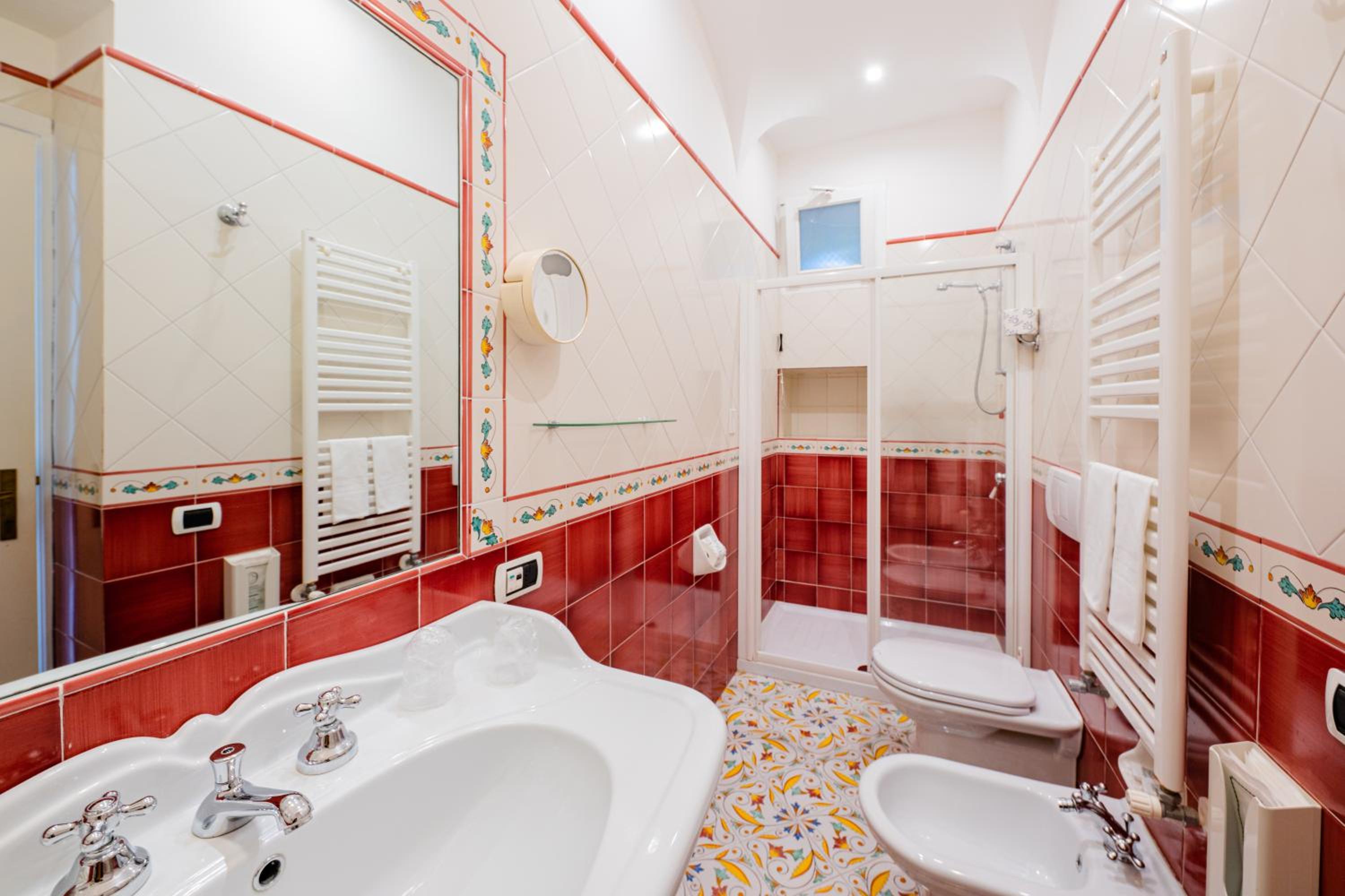 Superior Double or Twin Room - Photo 10