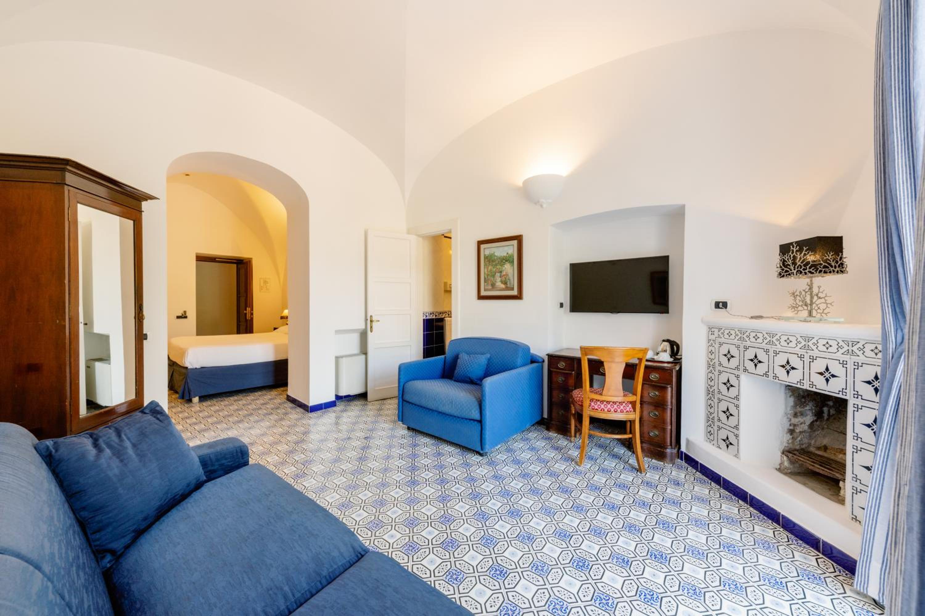 Superior Double or Twin Room - Photo 9