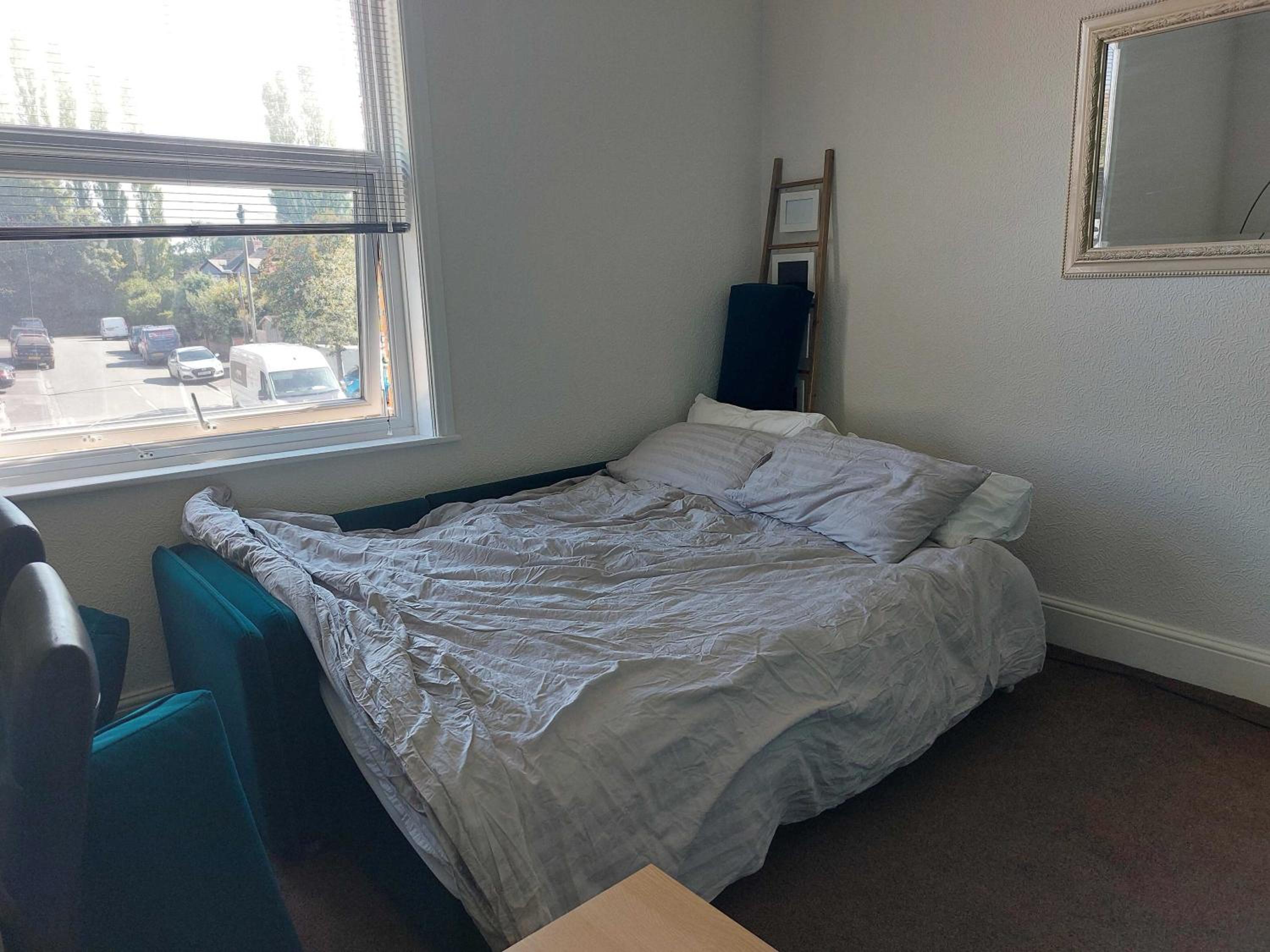 Two-Bedroom Apartment - Photo 19