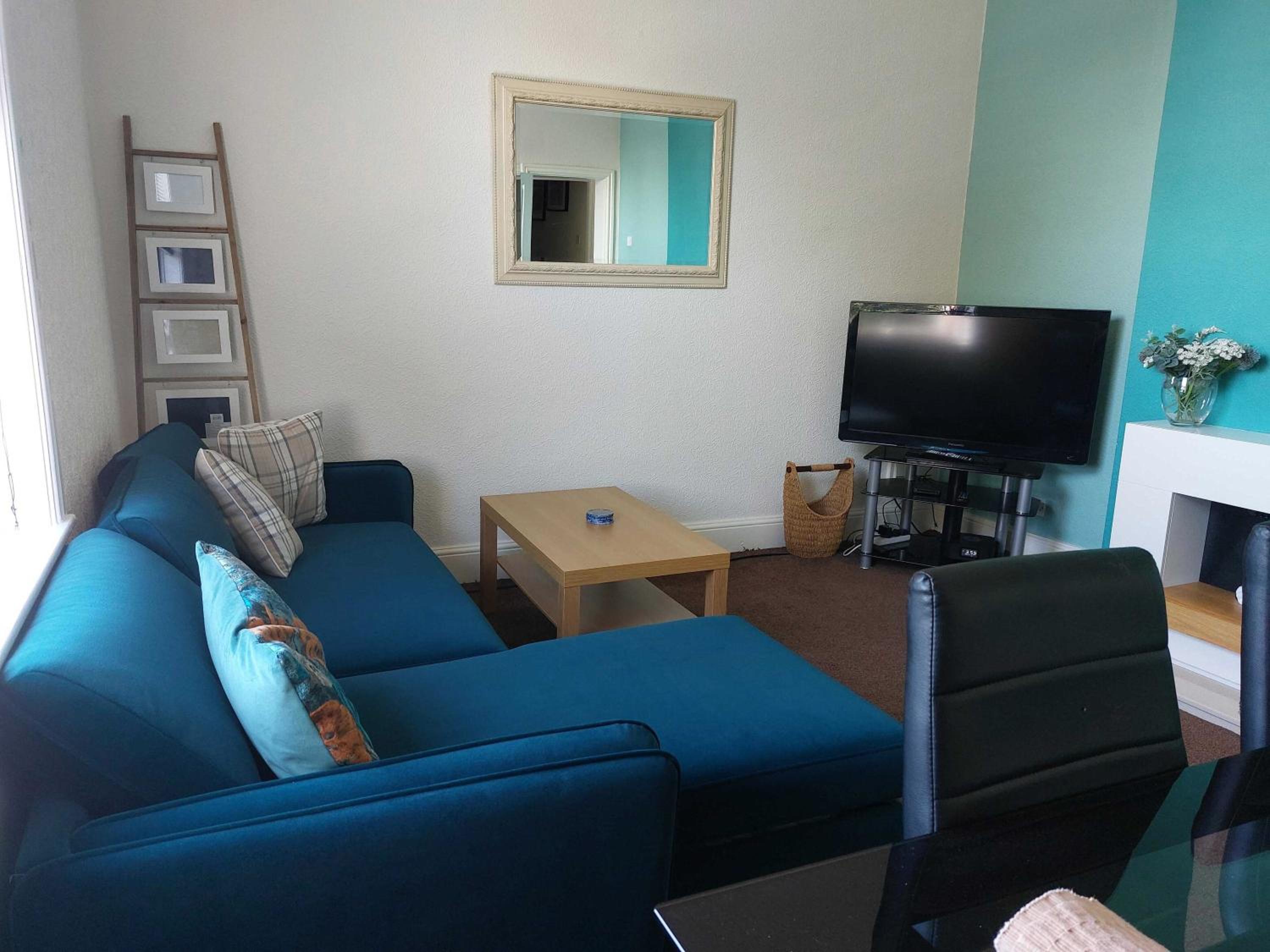 Two-Bedroom Apartment - Photo 20
