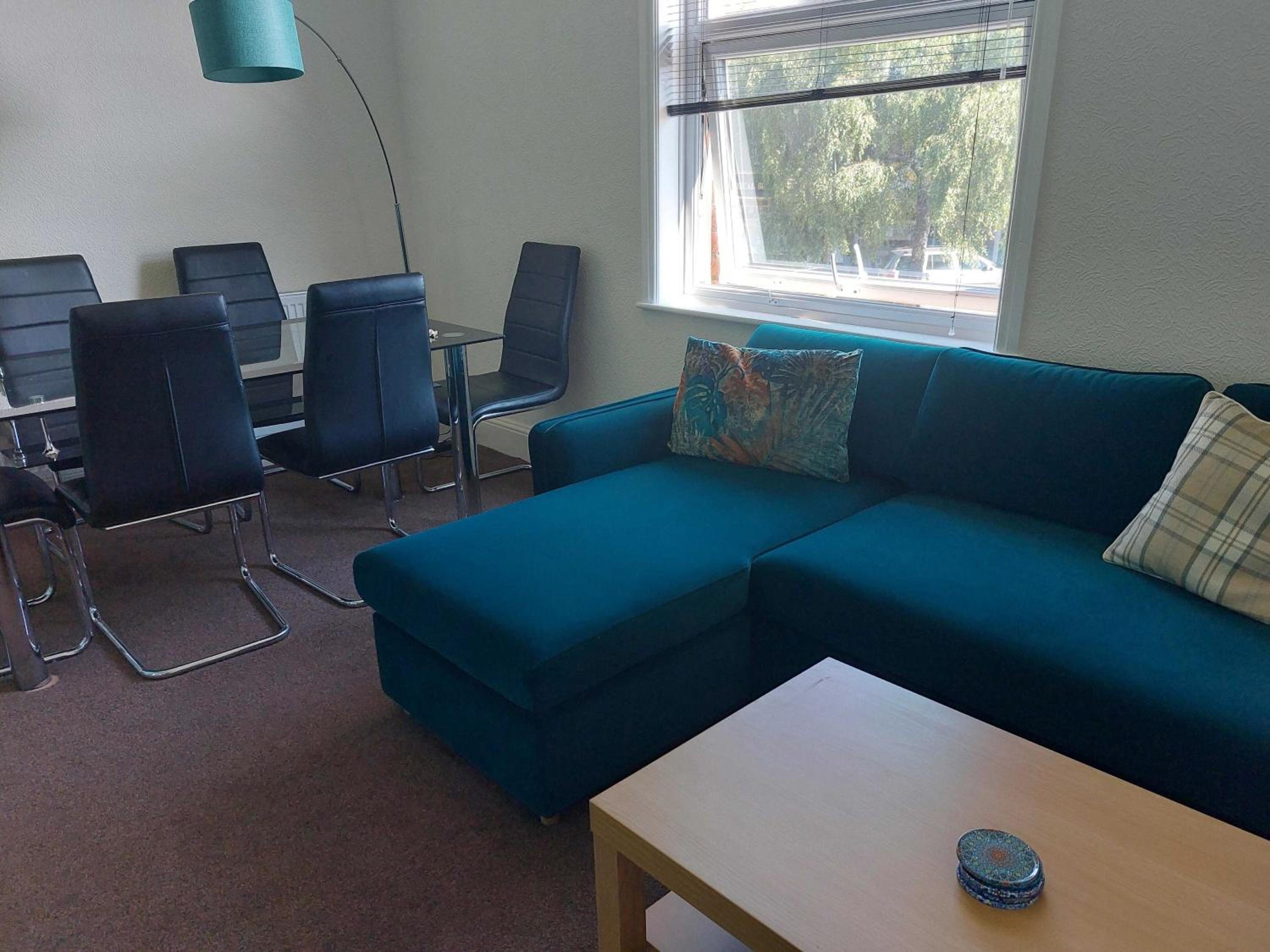 Two-Bedroom Apartment - Photo 21