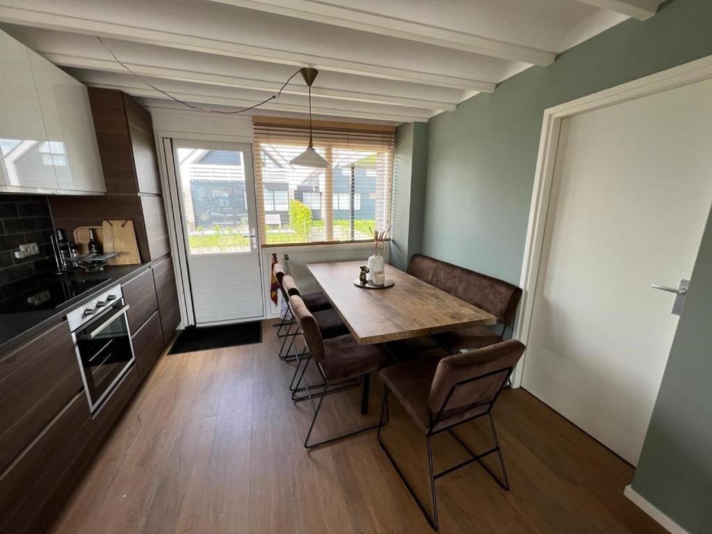 Three-Bedroom House photo 2