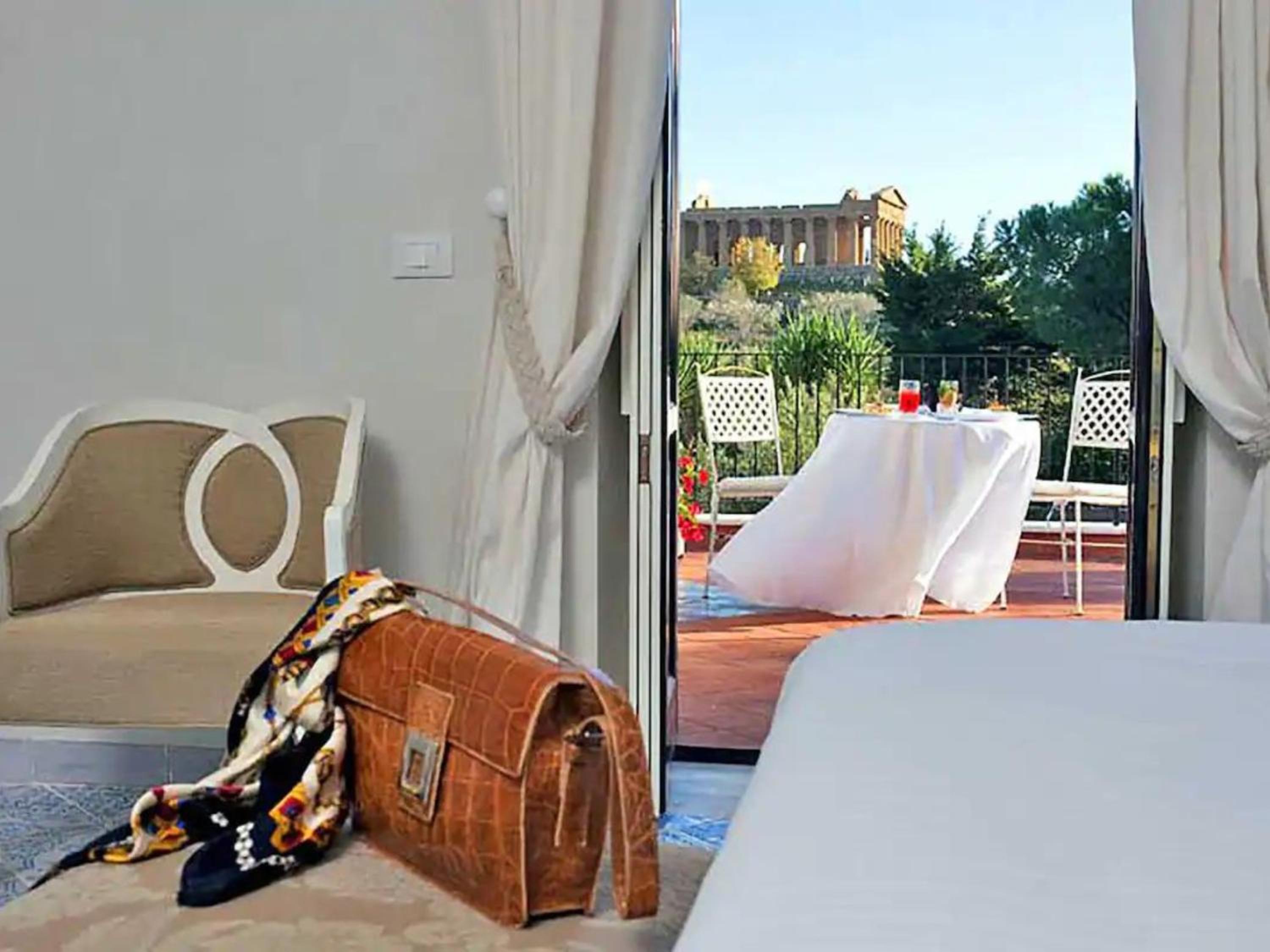 Deluxe Double or Twin Room - Photo 2