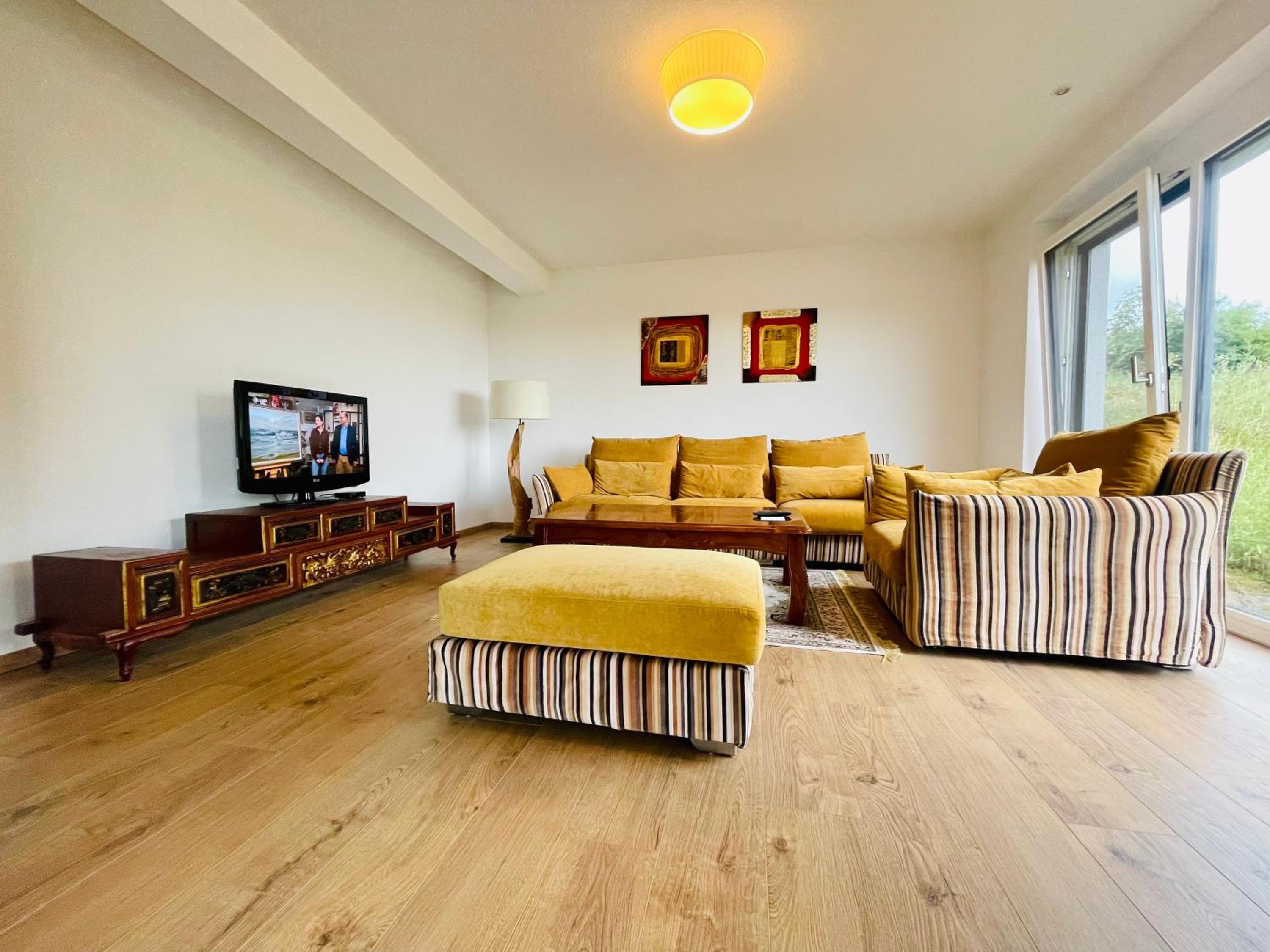 One-Bedroom Apartment photo 1
